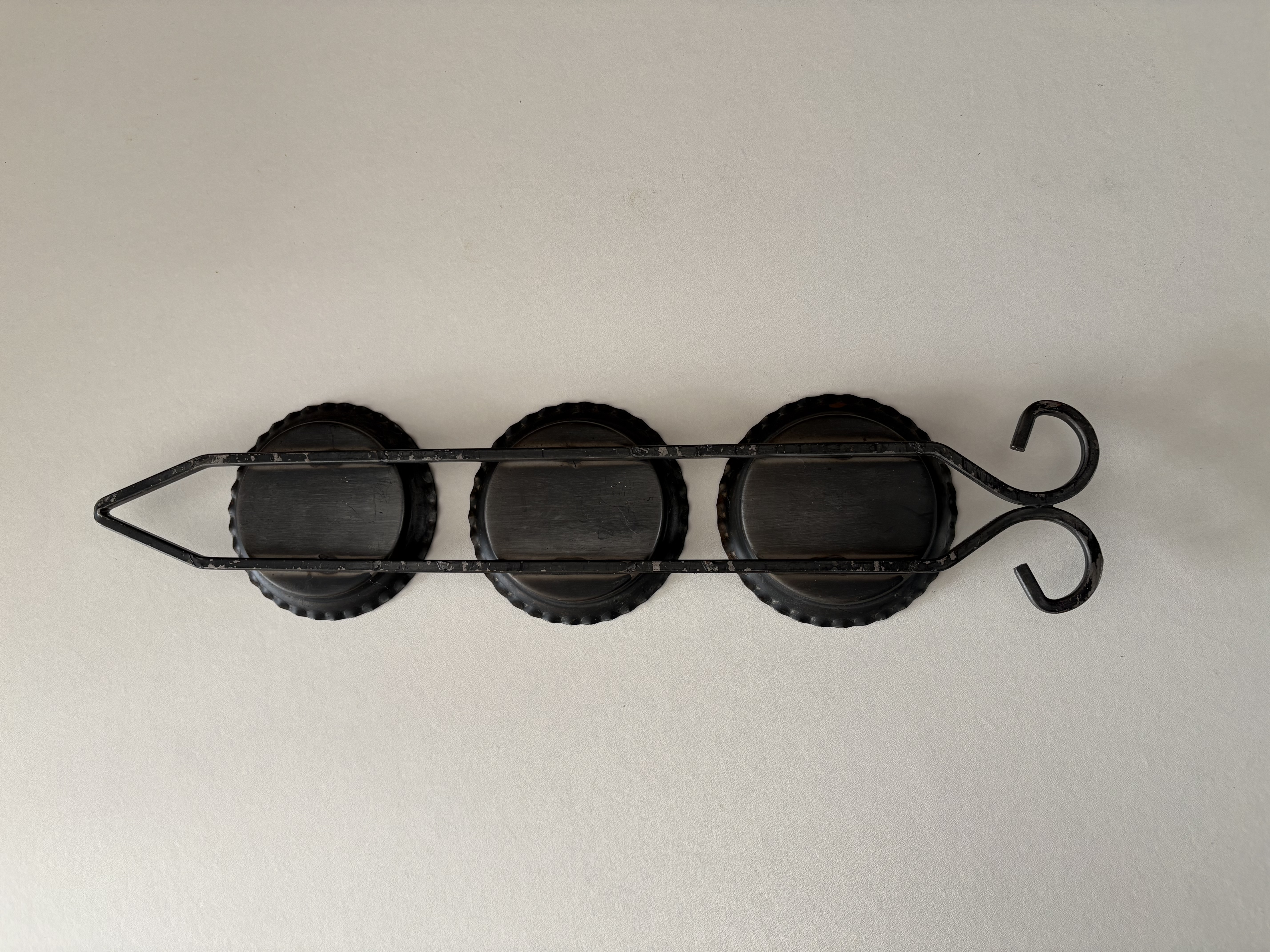 Wand hanger met 3 Delftsblauw tegeltjes – foto 6 – kavel bij GSD Auctions, Zoeterwoude
