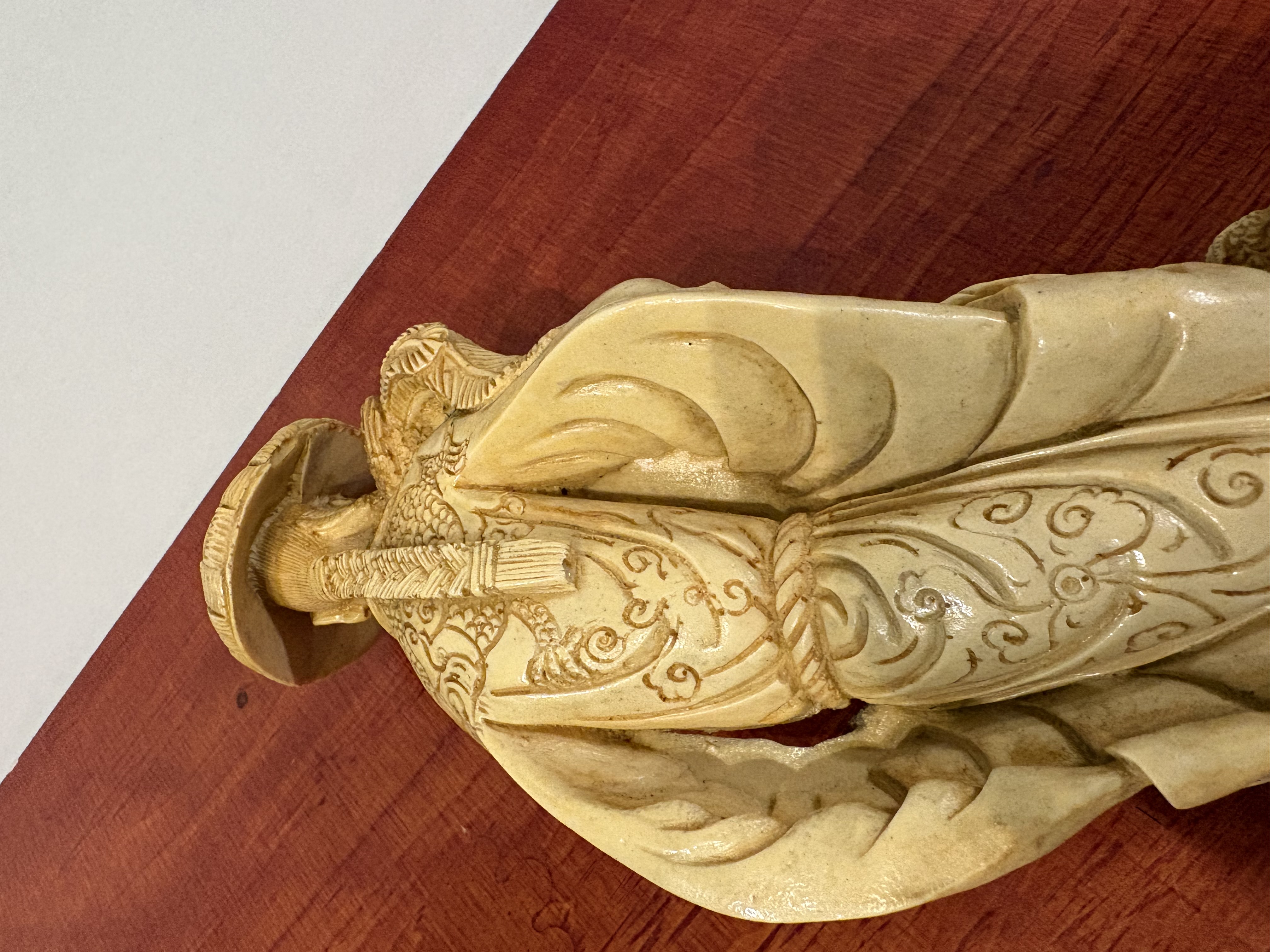 Chinees geluk beeld van een wijze man met vogel – foto 10 – kavel bij GSD Auctions, Zoeterwoude