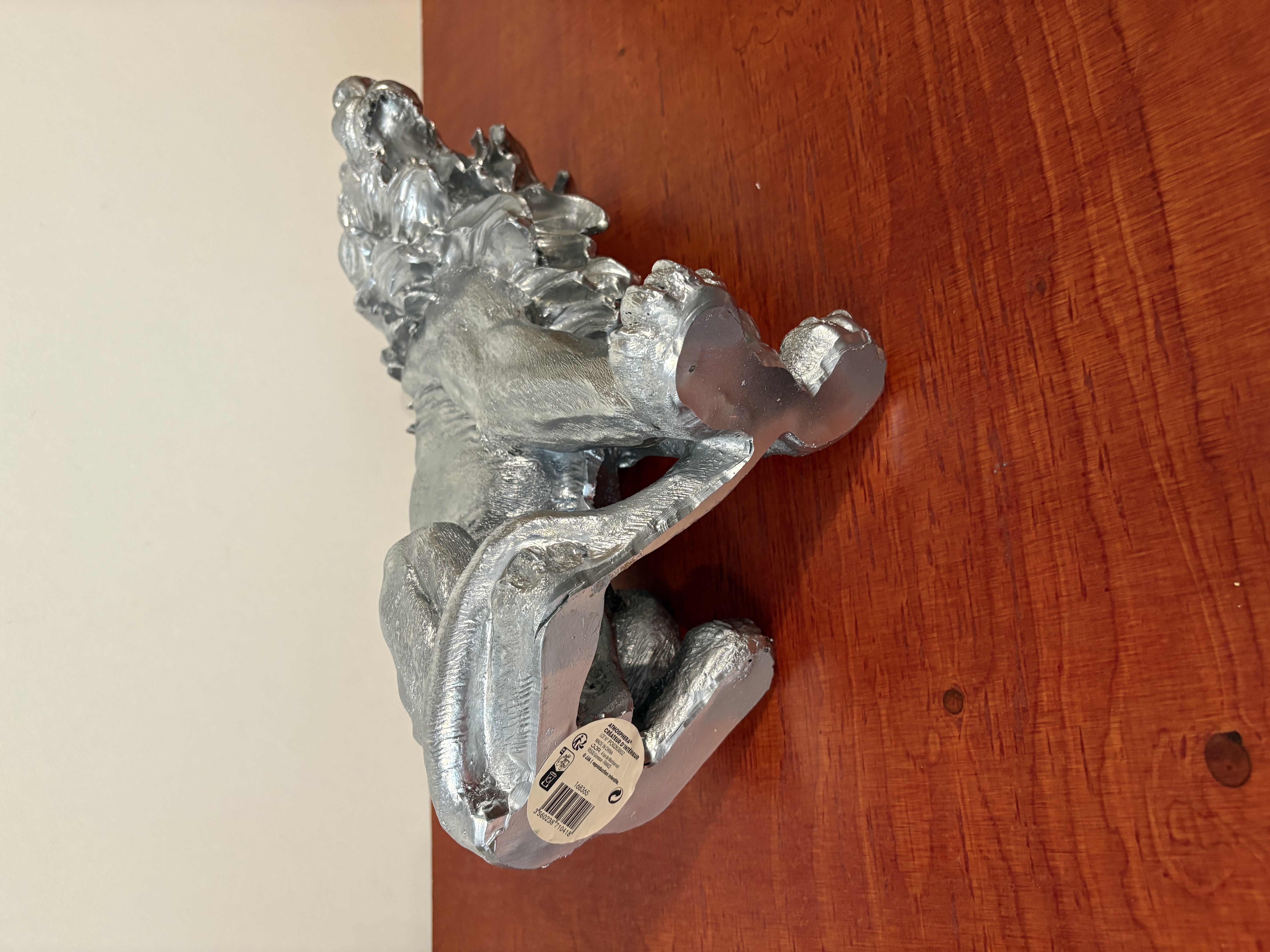 Zilverkleurige leeuw van polyresin – foto 9 – kavel bij GSD Auctions, Zoeterwoude