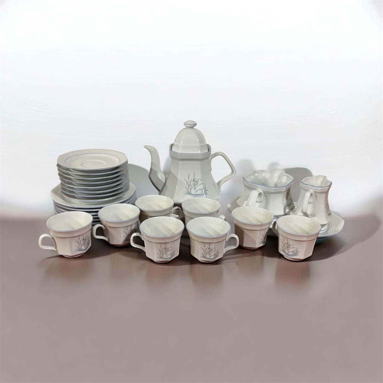 Porseleinen 8 persoons servies Zwan "Bavaria" – foto 2 – kavel bij GSD Auctions, Zoeterwoude