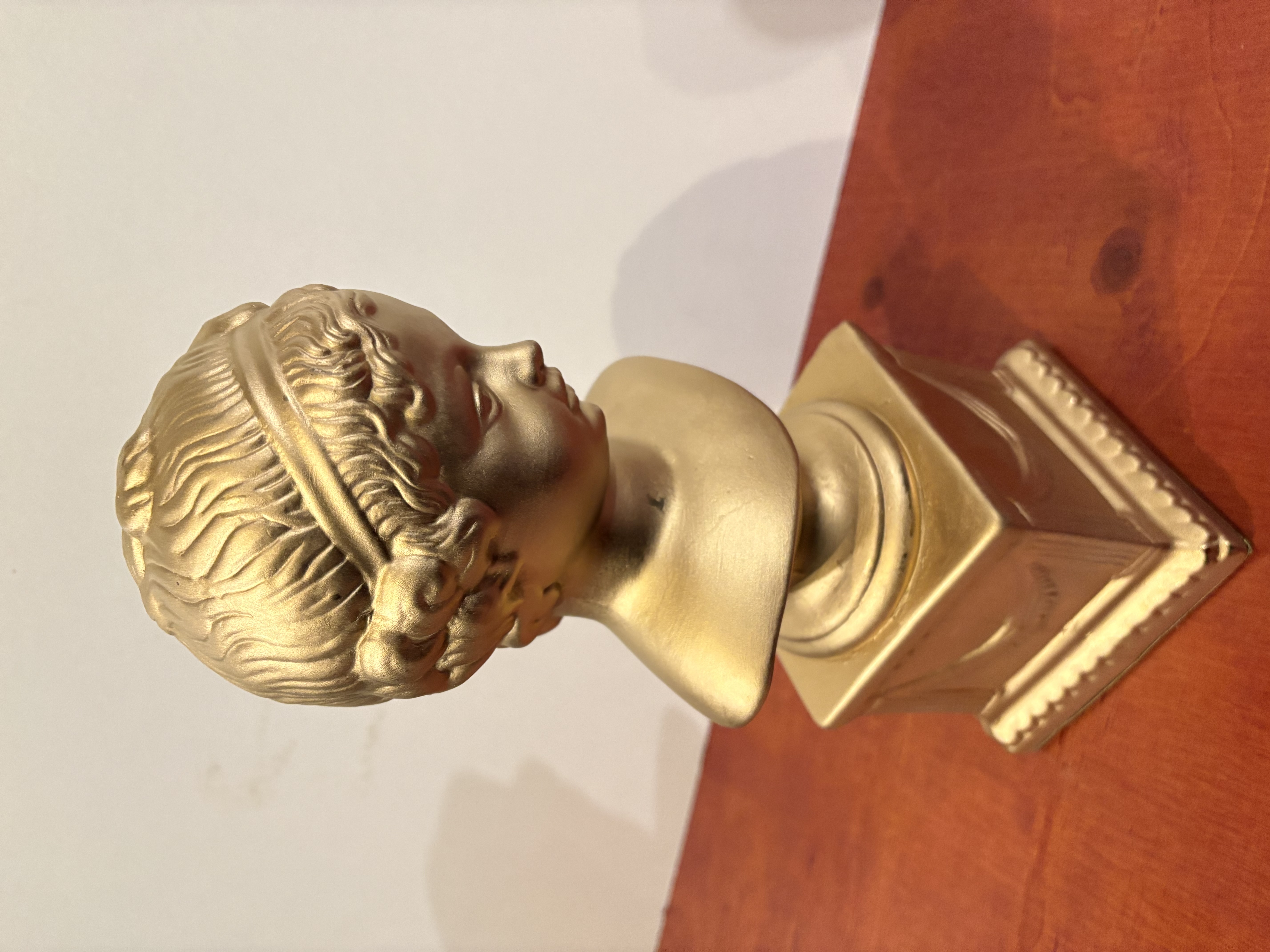 Jongen buste van jonge in goudkleurig – foto 5 – kavel bij GSD Auctions, Zoeterwoude