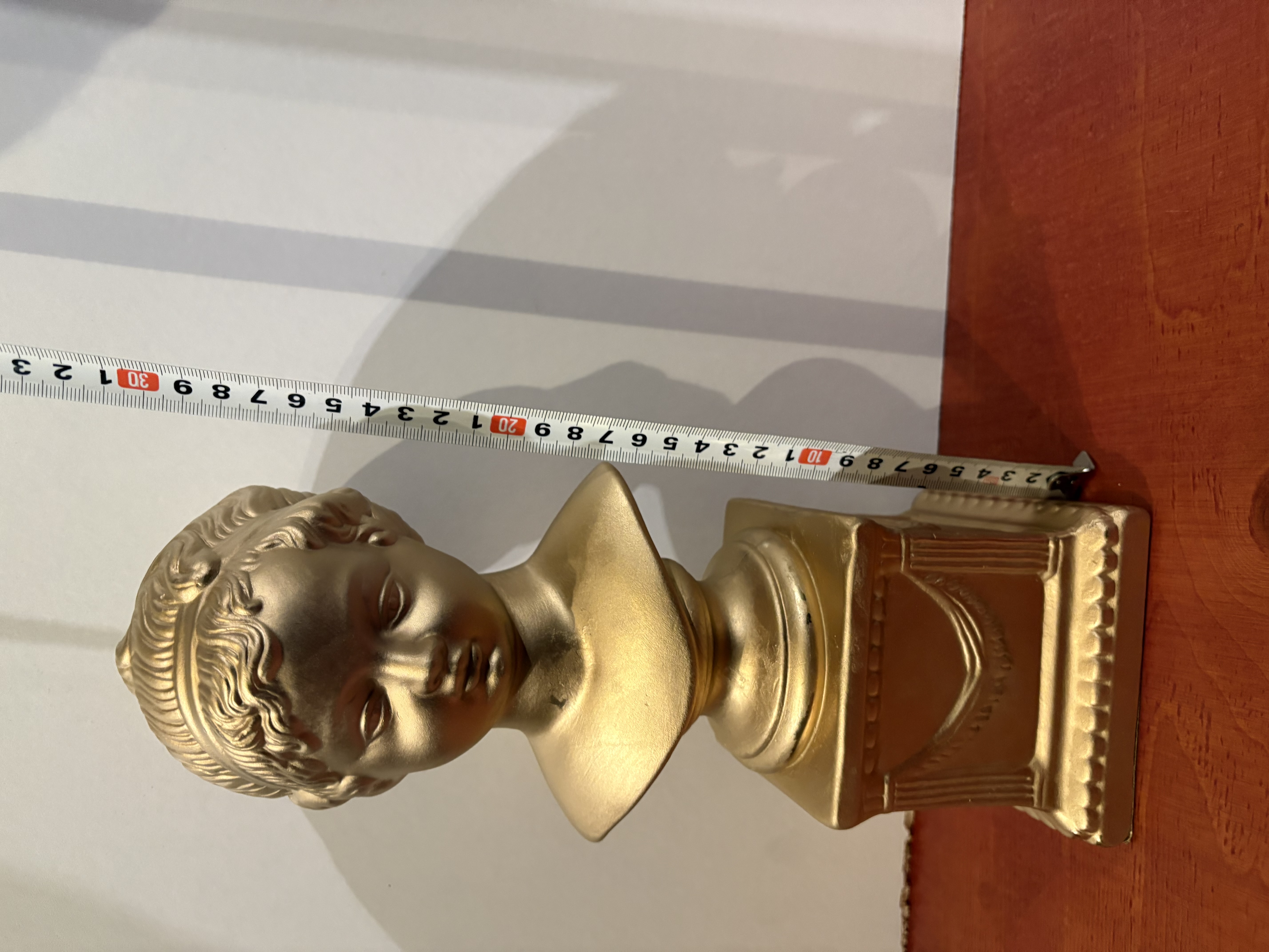 Jongen buste van jonge in goudkleurig – foto 6 – kavel bij GSD Auctions, Zoeterwoude