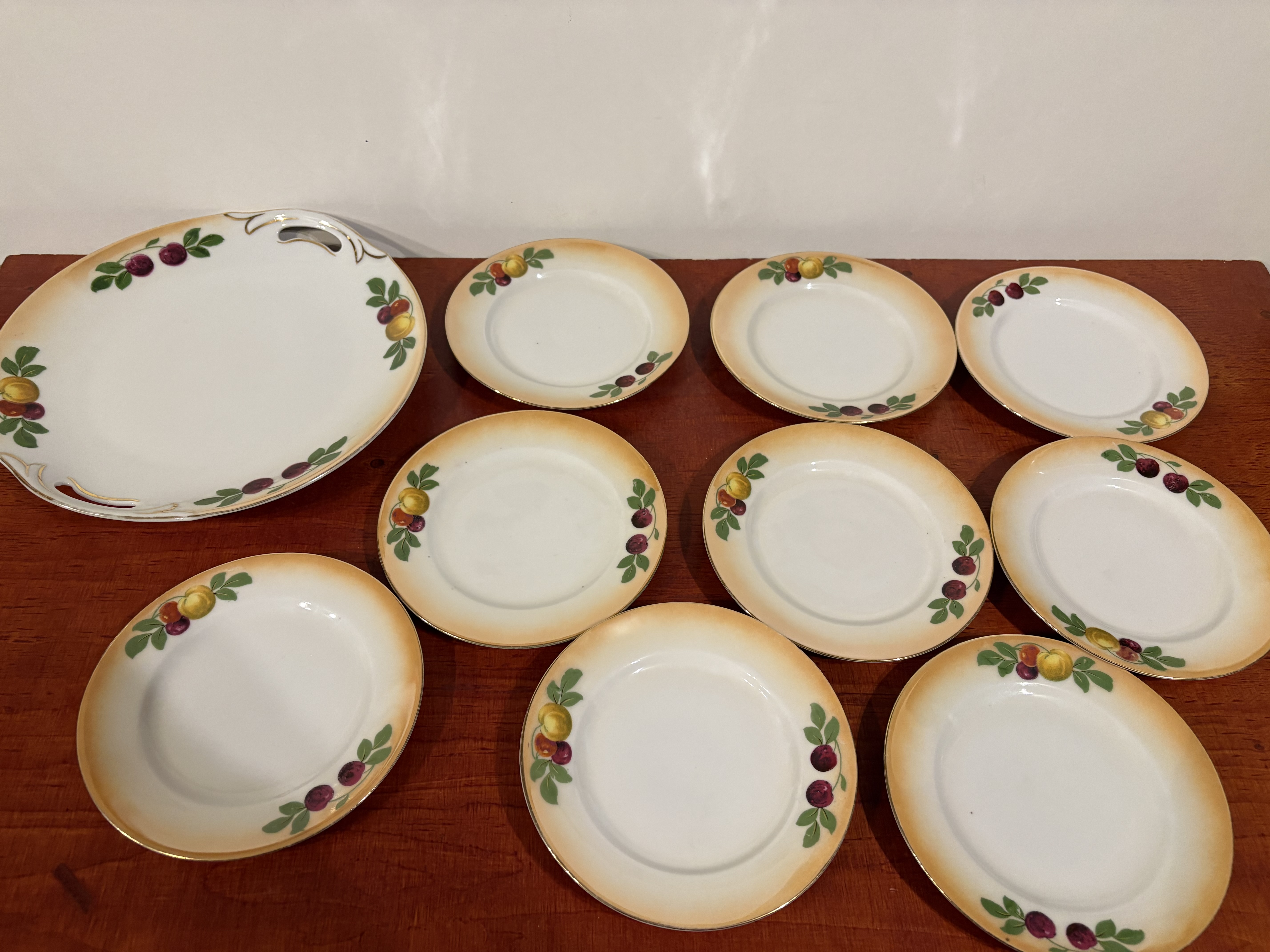 Gebakken porselein servies (Czechoslovakia) – foto 7 – kavel bij GSD Auctions, Zoeterwoude