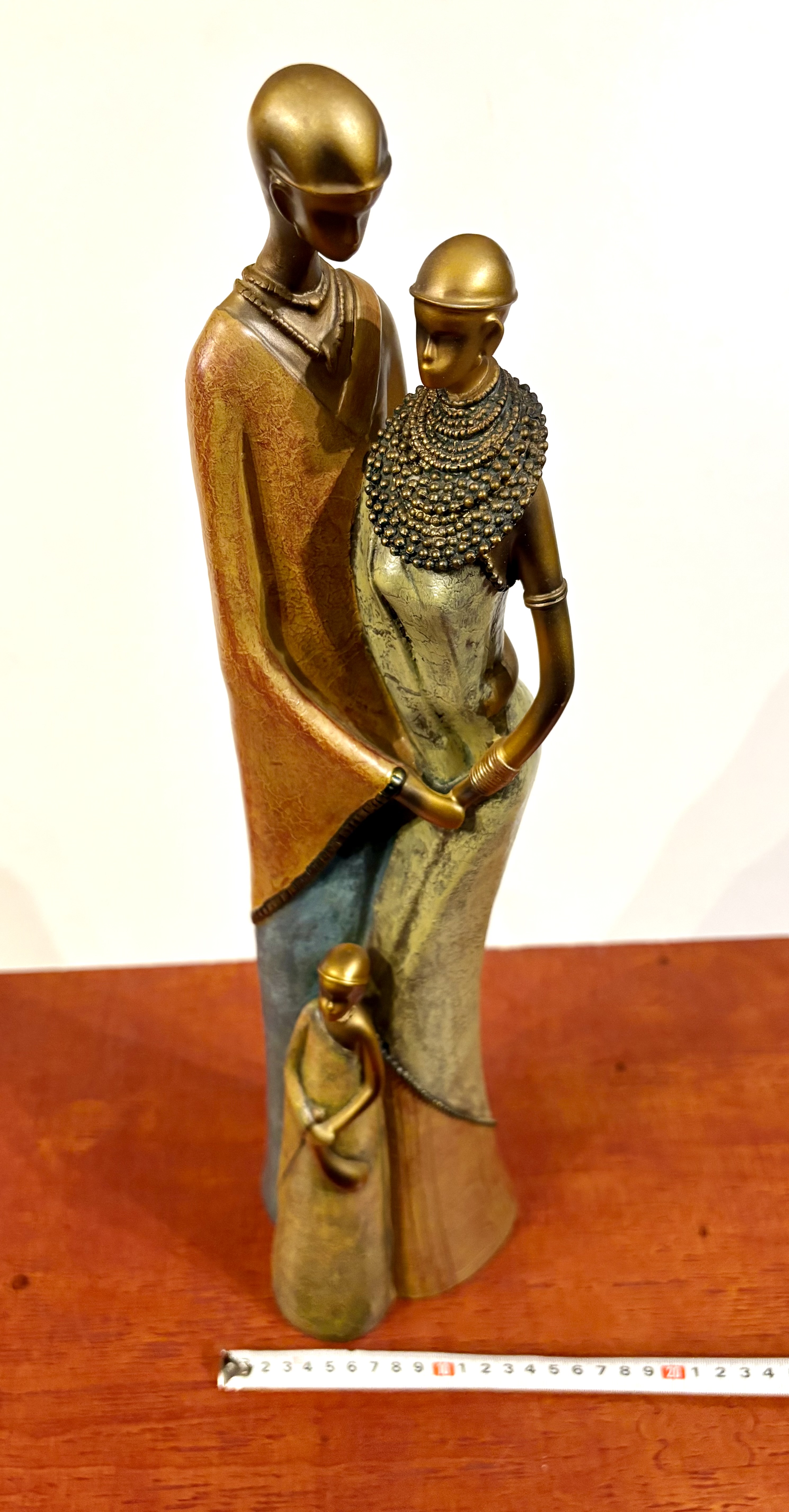 Grote Beeld van een Afrikaanse gezin – foto 2 – kavel bij GSD Auctions, Zoeterwoude
