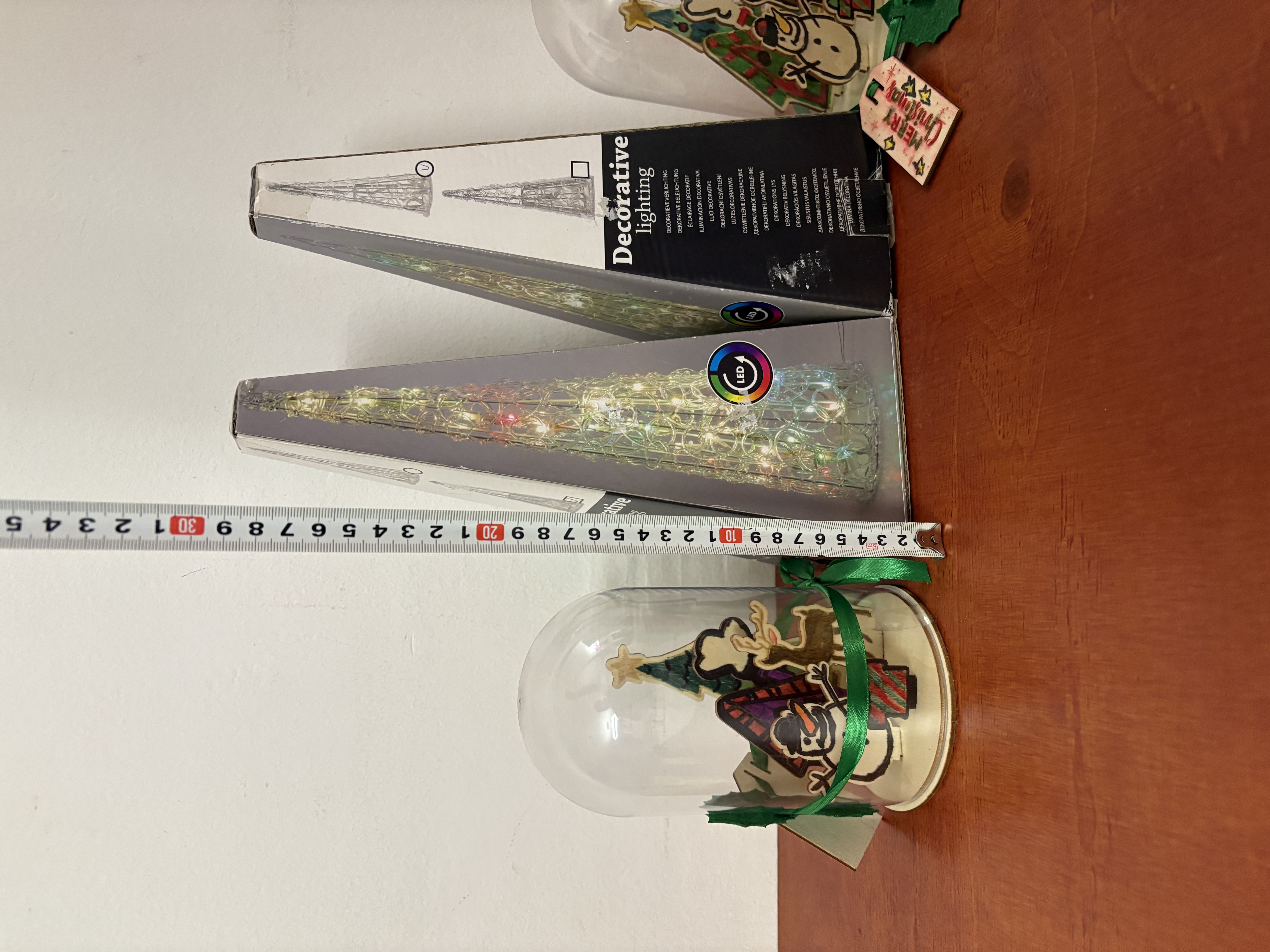 Kerst items 2 Led lichtjes en 2 stolpen – foto 3 – kavel bij GSD Auctions, Zoeterwoude