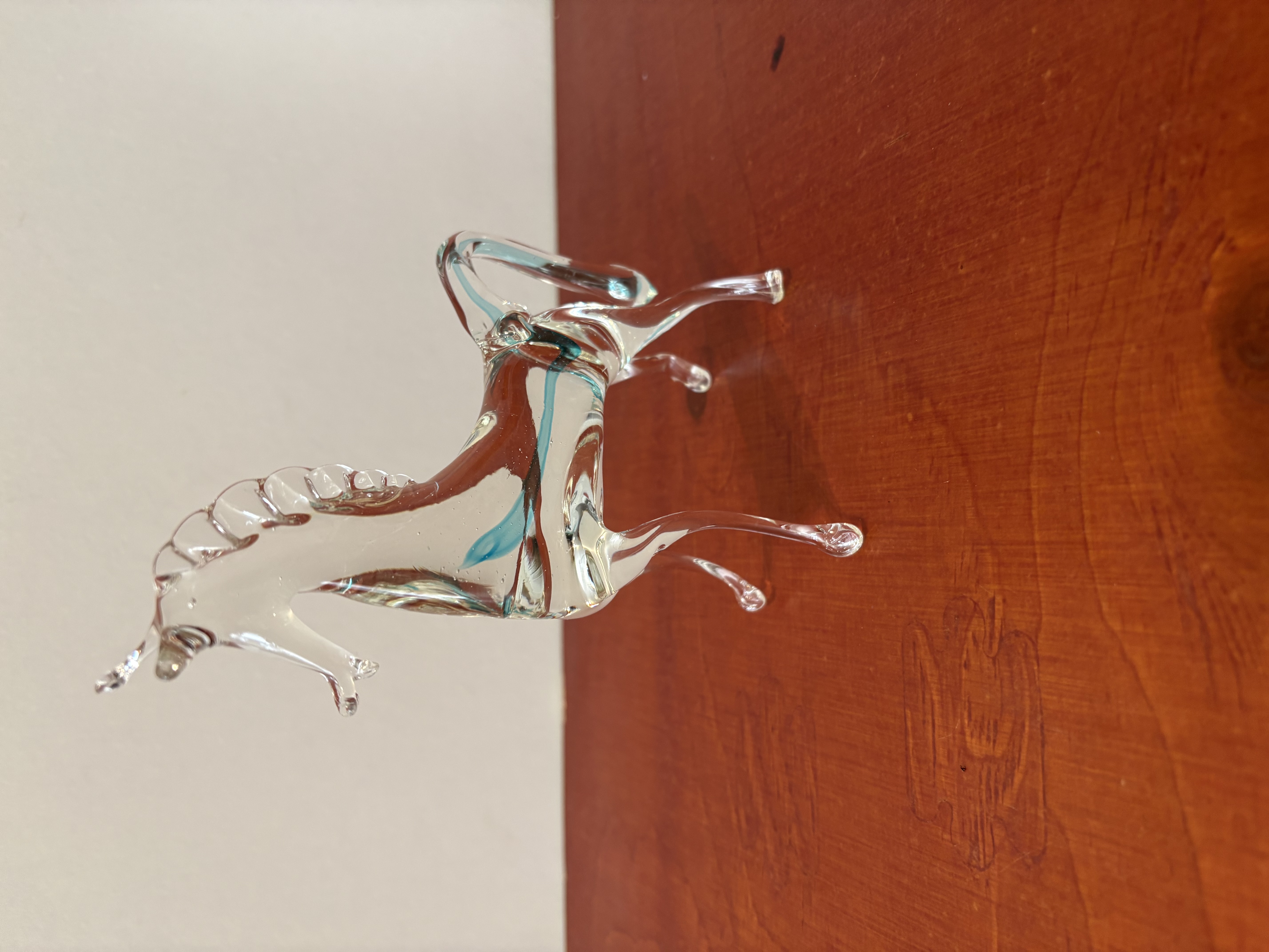 Decoratieve glazen sculptuur van een paard – foto 8 – kavel bij GSD Auctions, Zoeterwoude