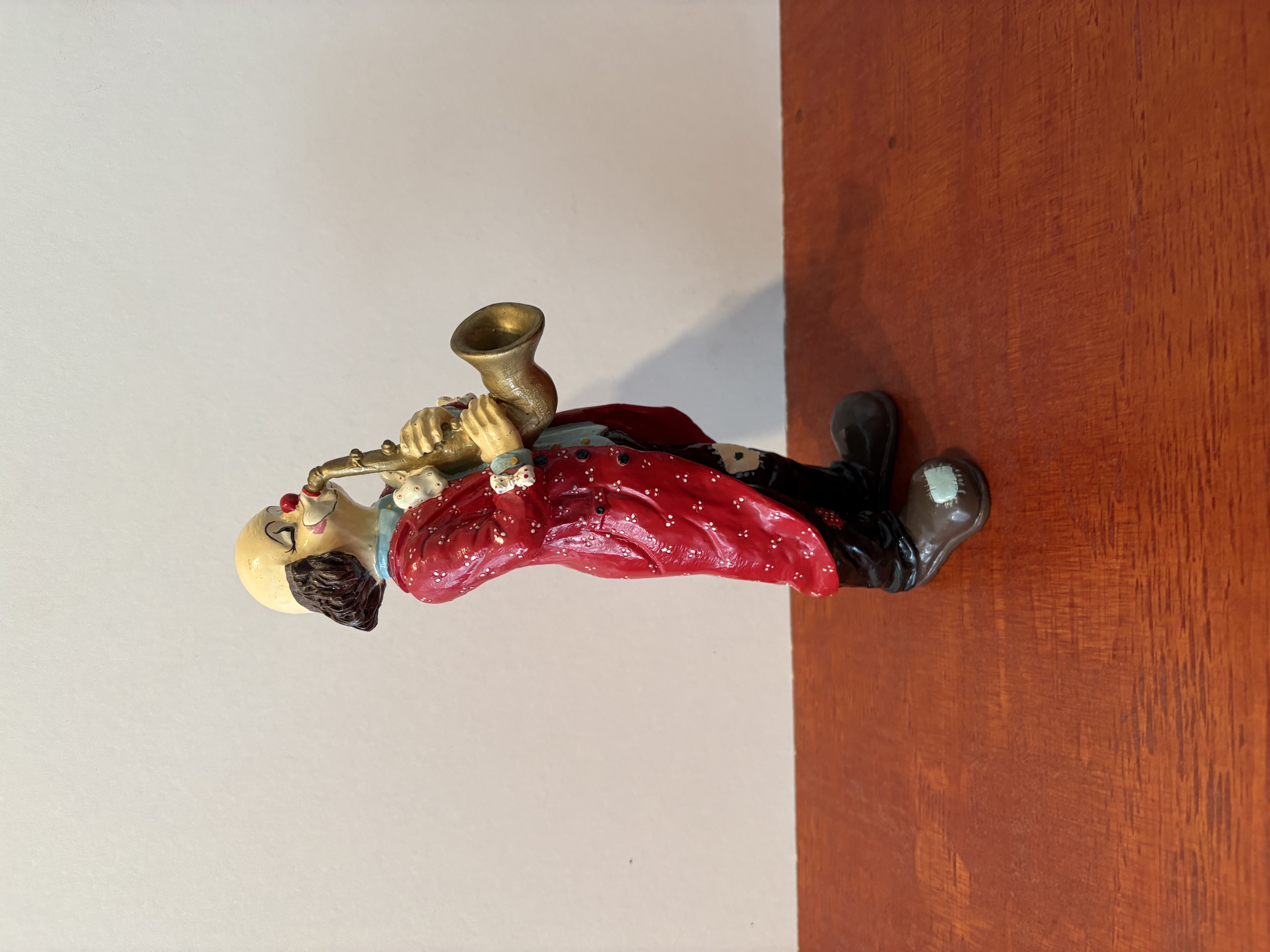 Clown die saxofoon speelt verzamel stuk – foto 6 – kavel bij GSD Auctions, Zoeterwoude