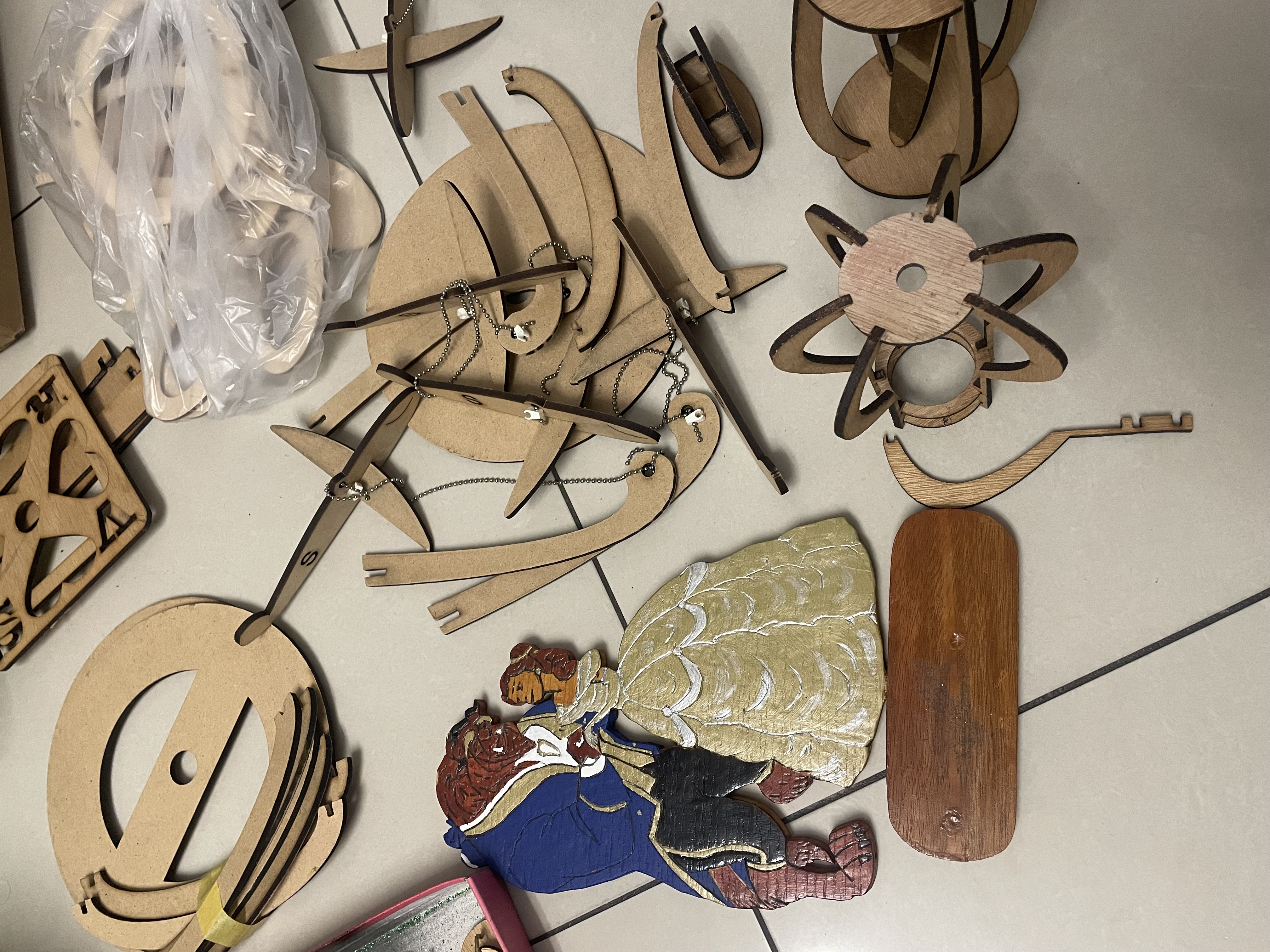 Lampen kapen doos vol – foto 7 – kavel bij GSD Auctions, Zoeterwoude