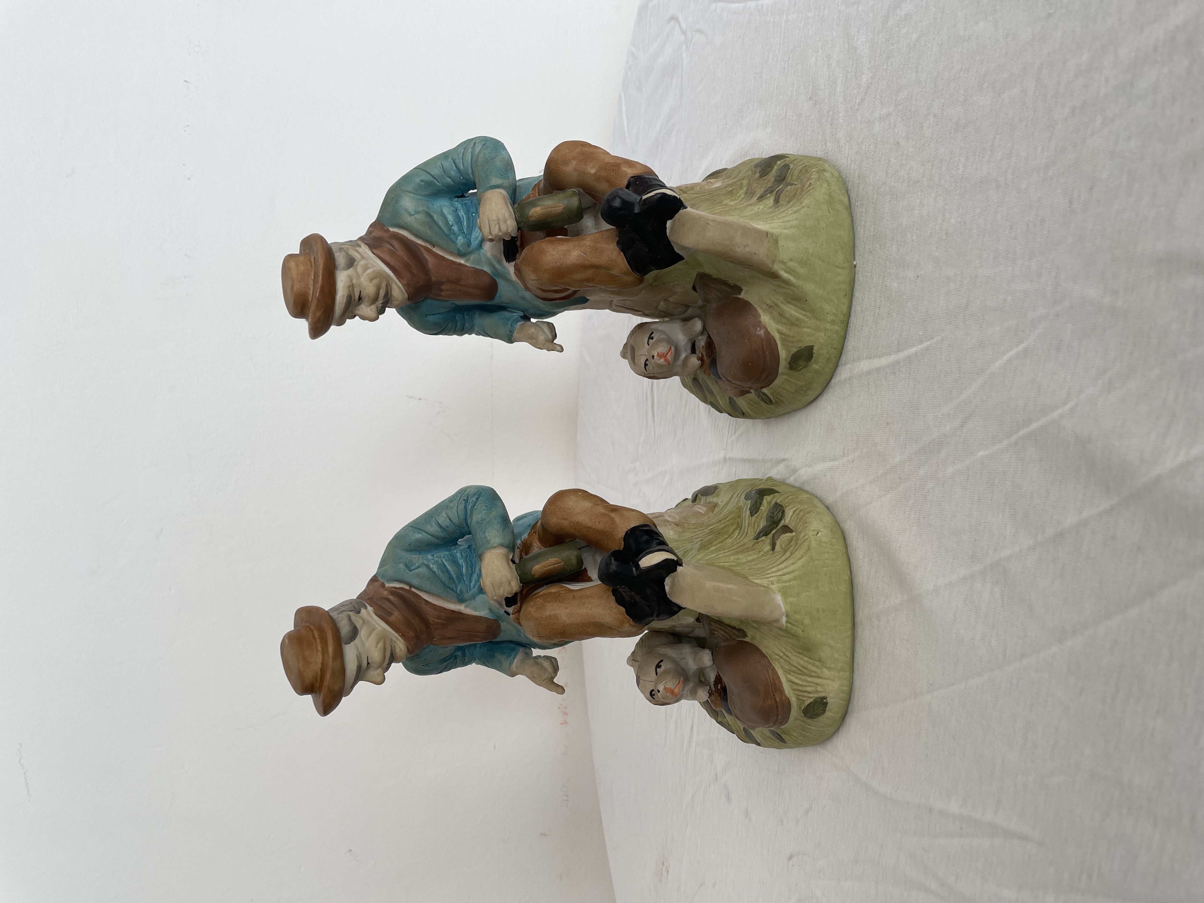 Keramiek 2x Hobo en hond op weg naar New York beeldjes – foto 2 – kavel bij GSD Auctions, Zoeterwoude