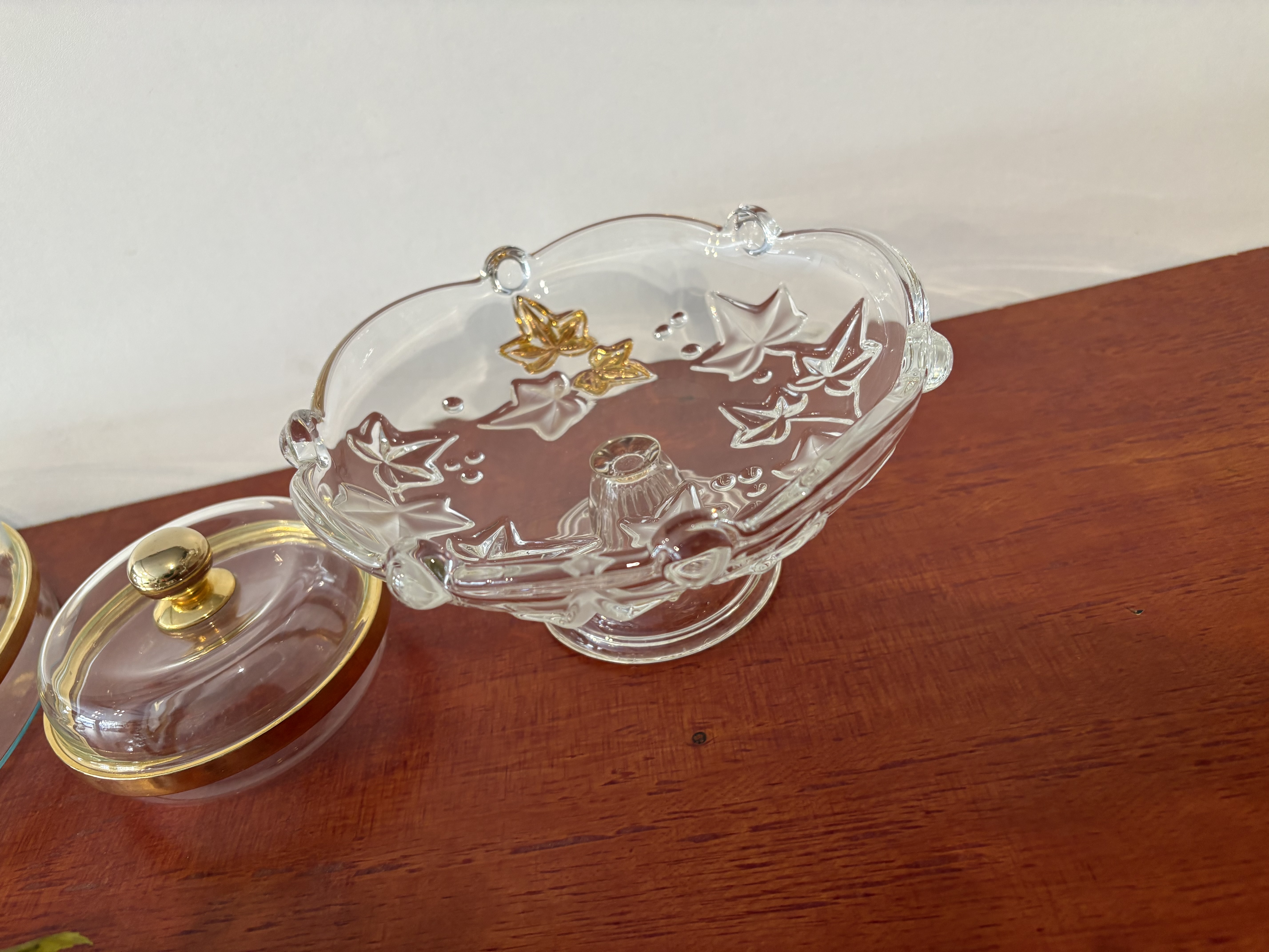 Elegante glazen snoep poten met druiven – foto 8 – kavel bij GSD Auctions, Zoeterwoude