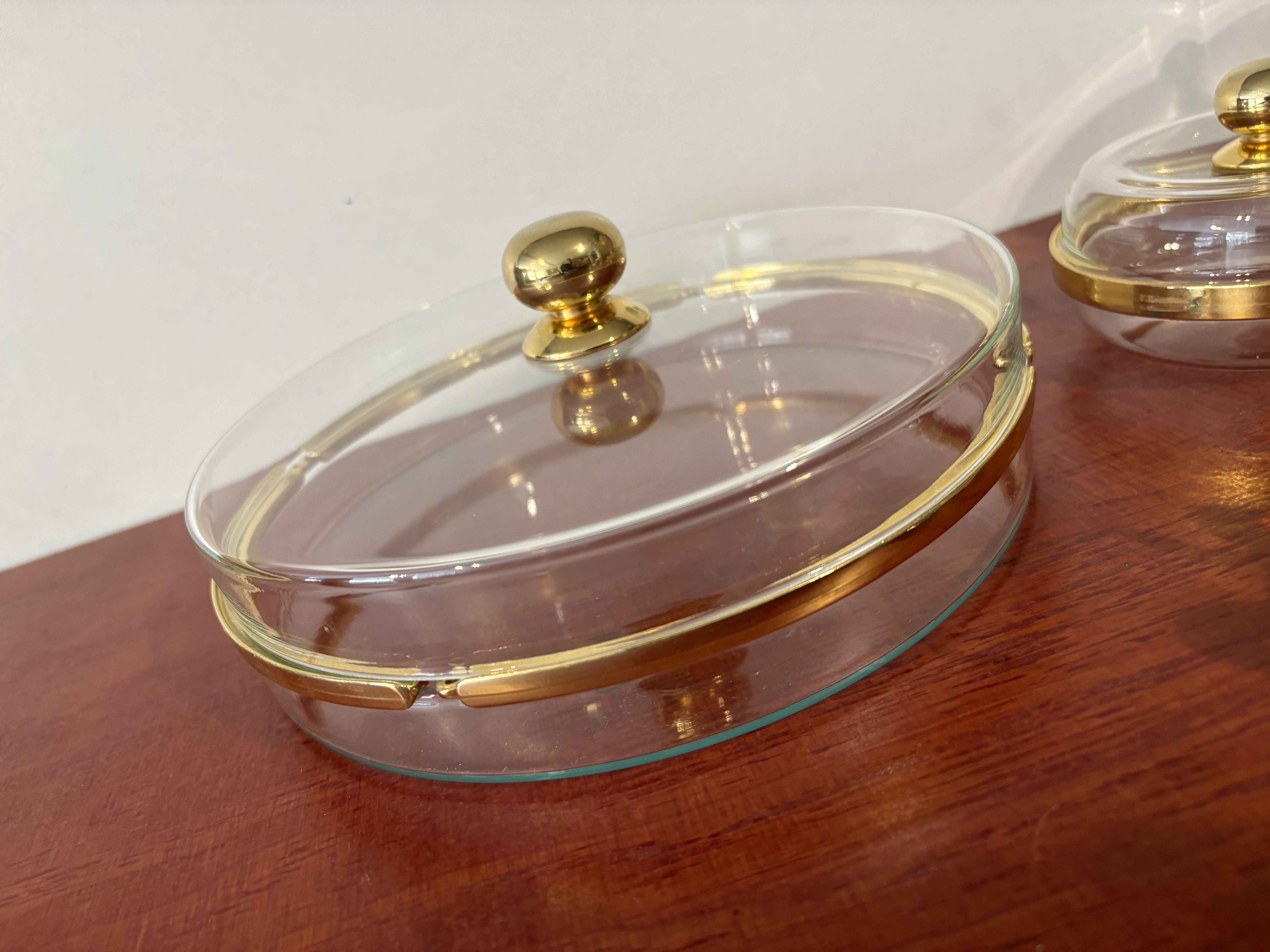 Elegante glazen snoep poten met druiven – foto 10 – kavel bij GSD Auctions, Zoeterwoude