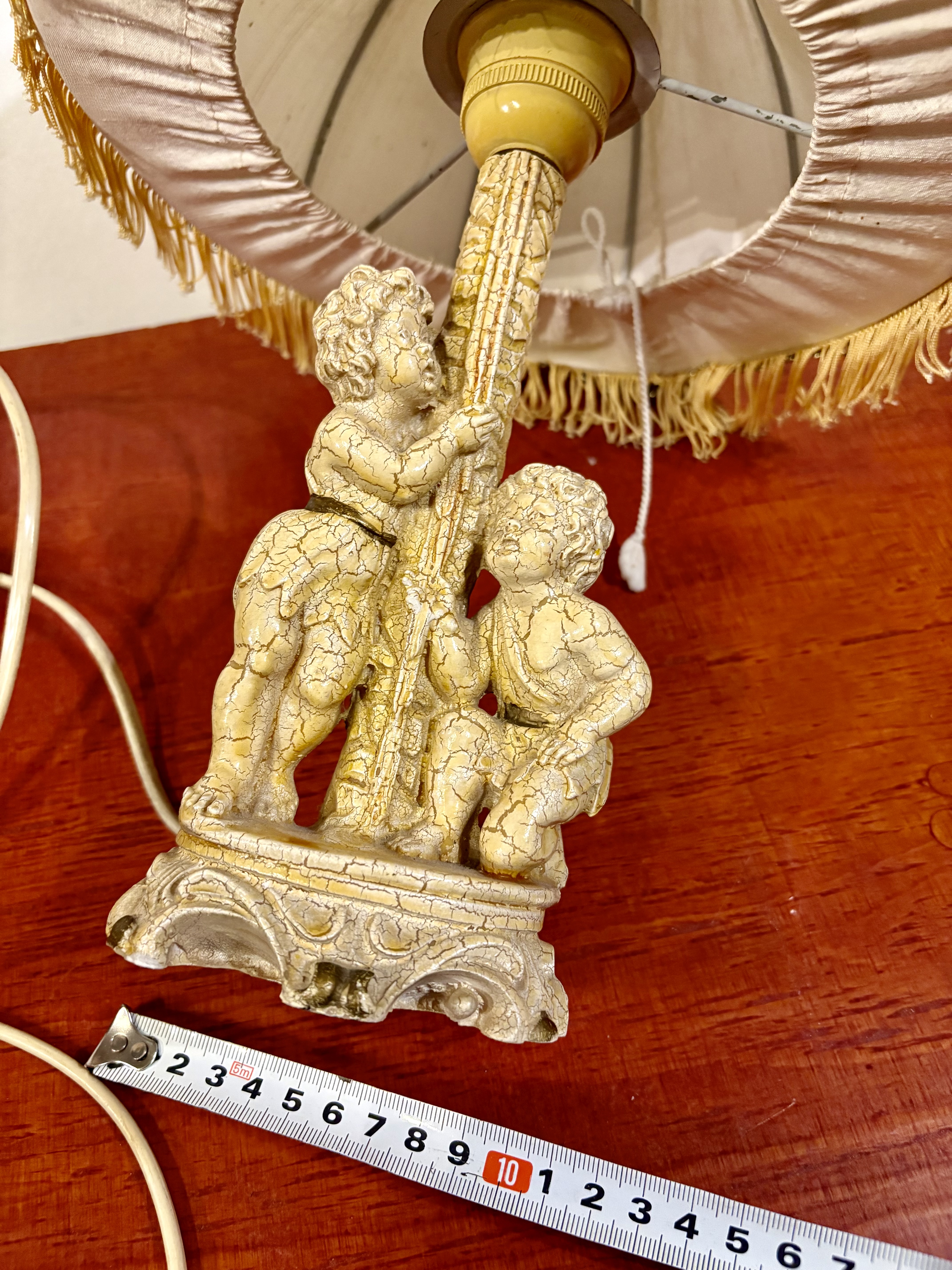 Tafellamp met engelen – foto 3 – kavel bij GSD Auctions, Zoeterwoude