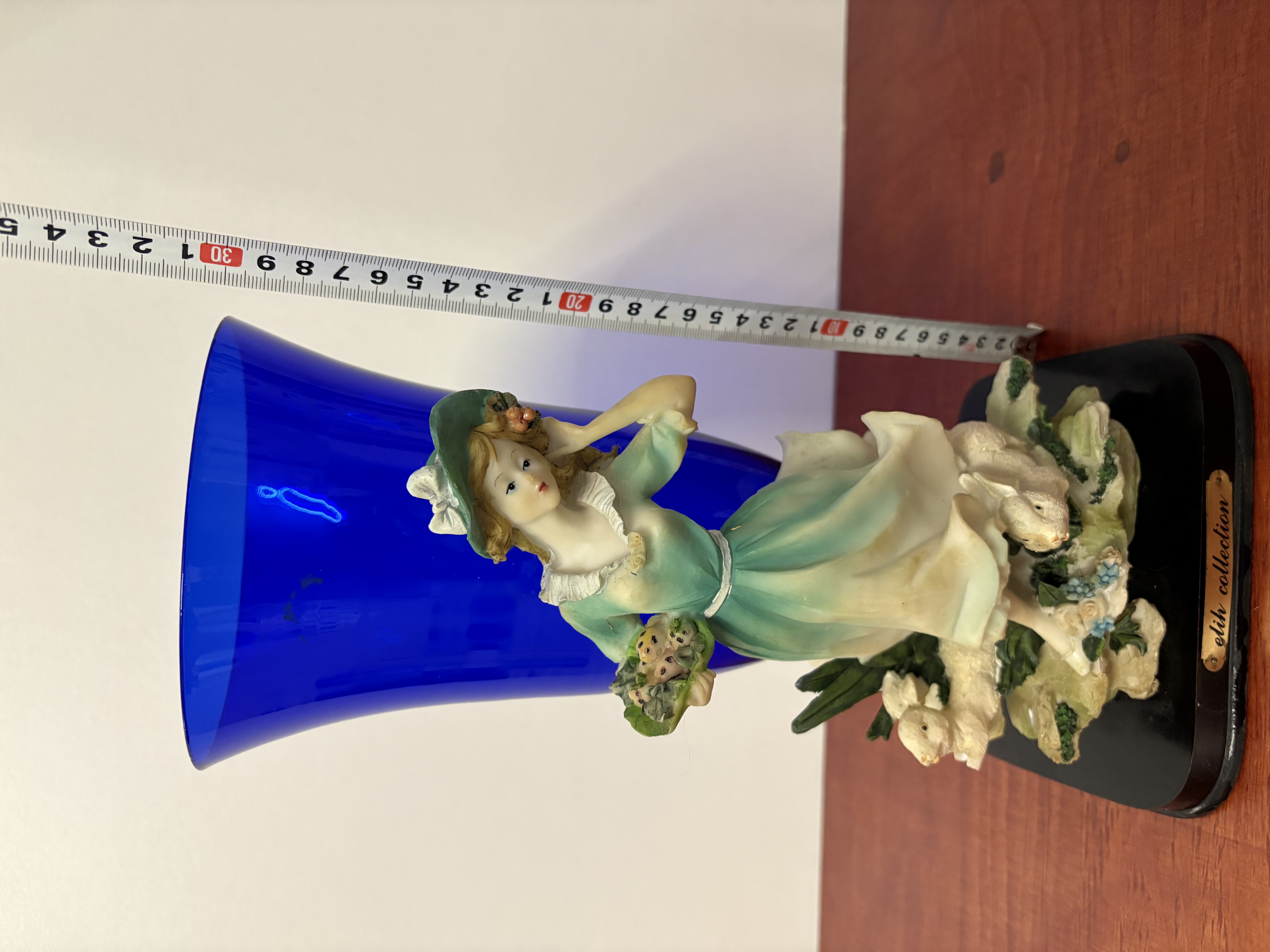 Blauwe vaas met porseleinen beeld Elio collectie – foto 10 – kavel bij GSD Auctions, Zoeterwoude