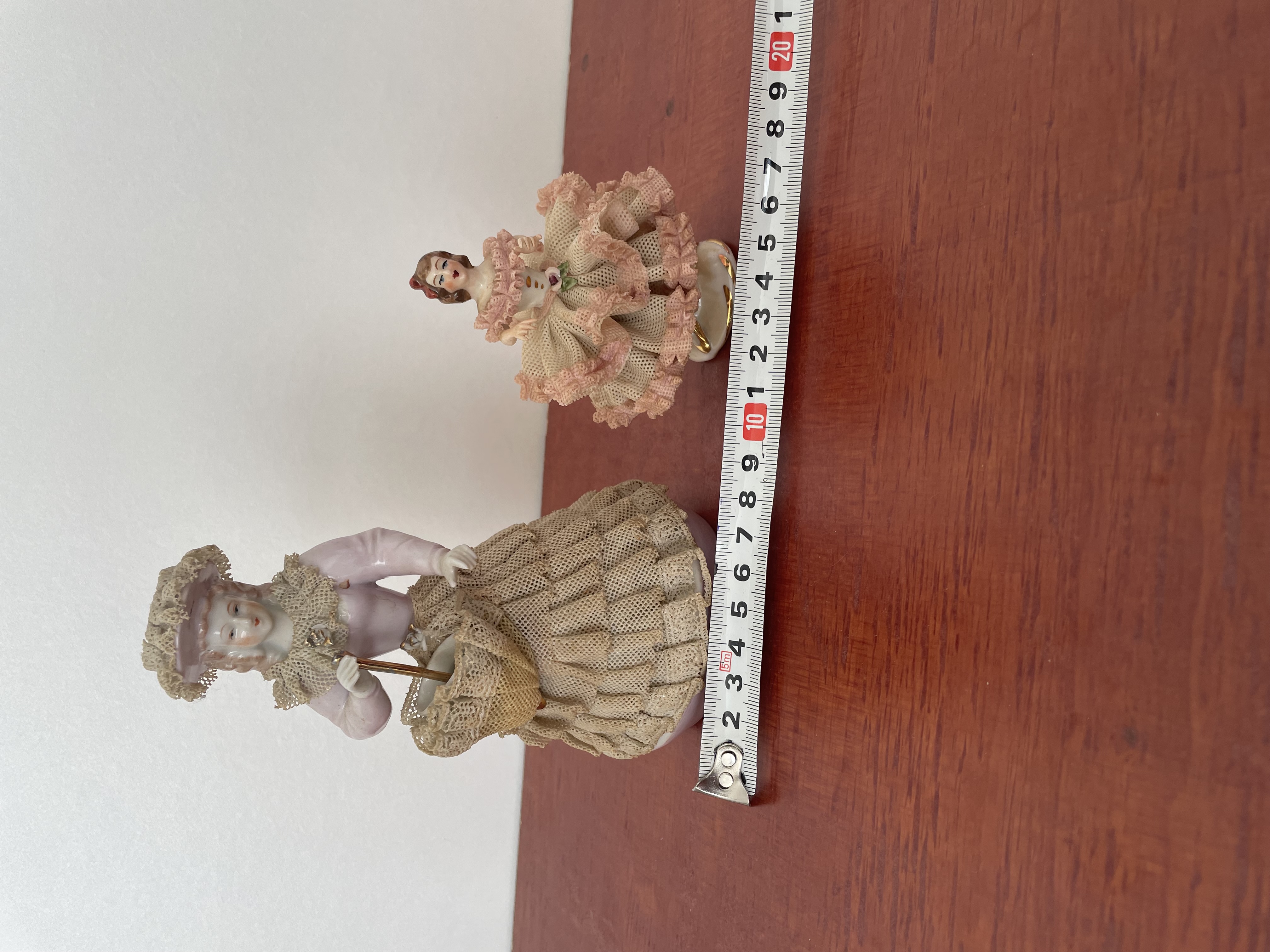 Keramieken beelden groot en kleine dames – foto 3 – kavel bij GSD Auctions, Zoeterwoude