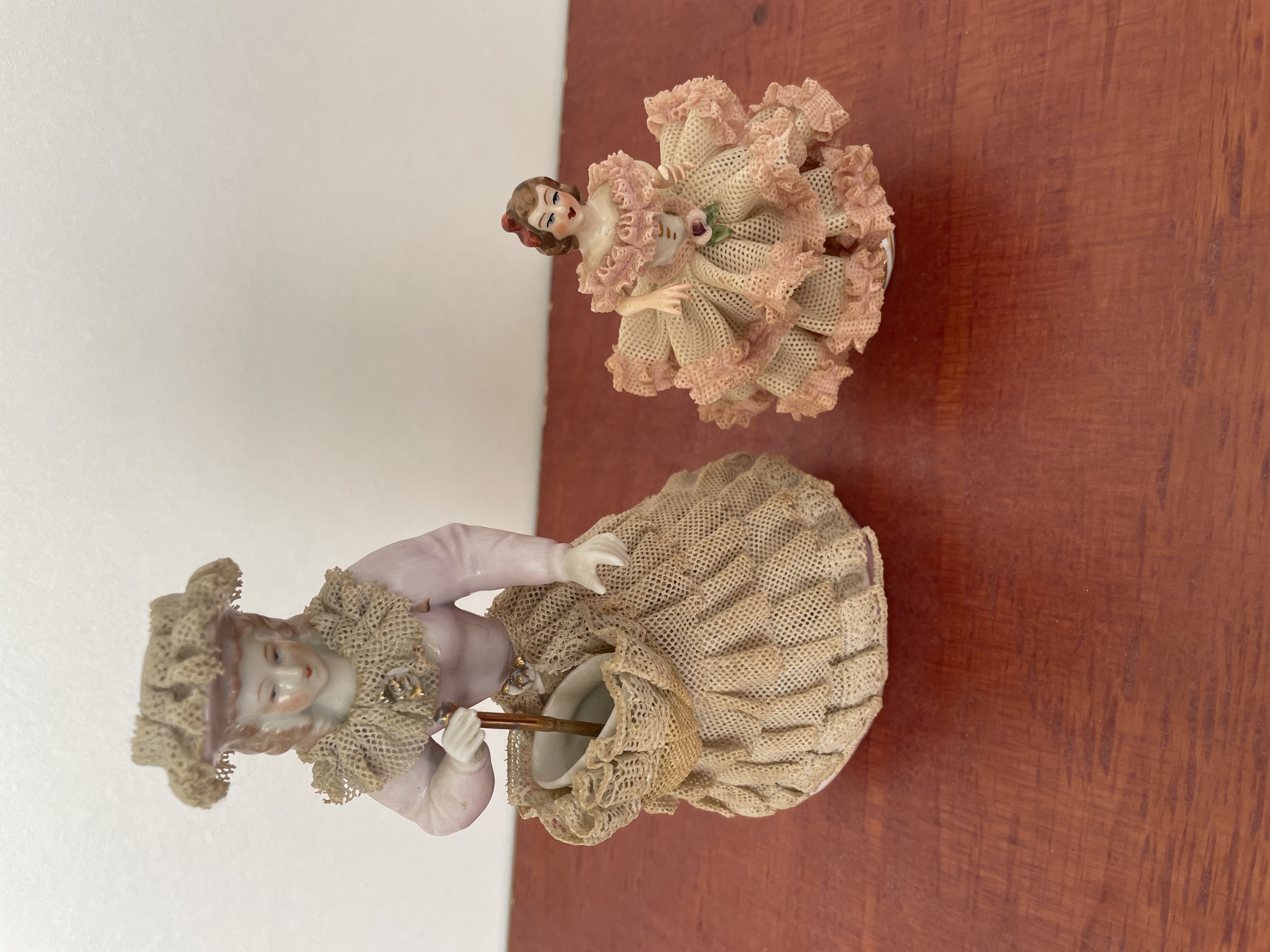 Keramieken beelden groot en kleine dames – foto 6 – kavel bij GSD Auctions, Zoeterwoude