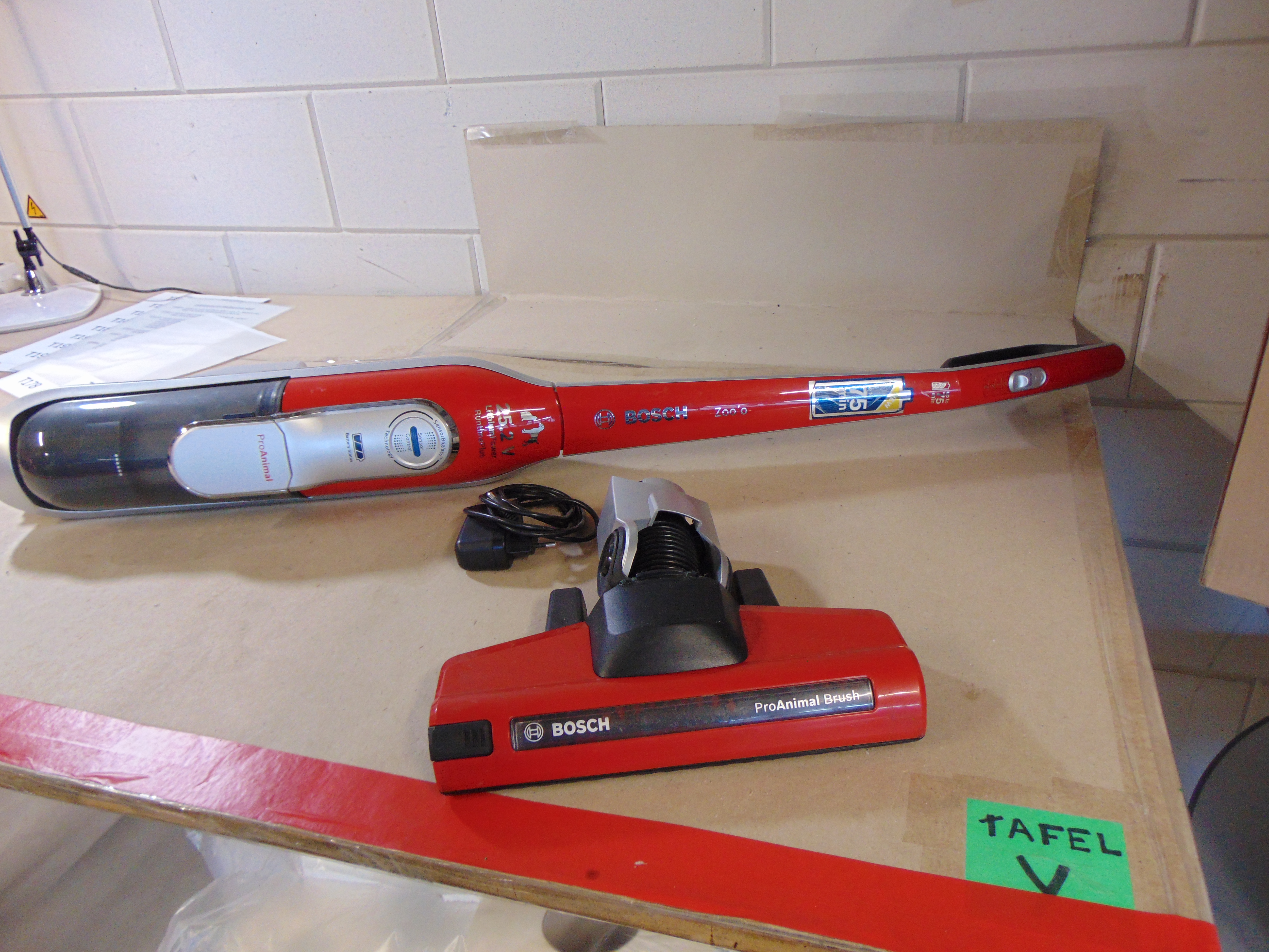 Bosch BCH65PET Stofzuiger – foto 2 – kavel bij GSD Auctions, Zoeterwoude