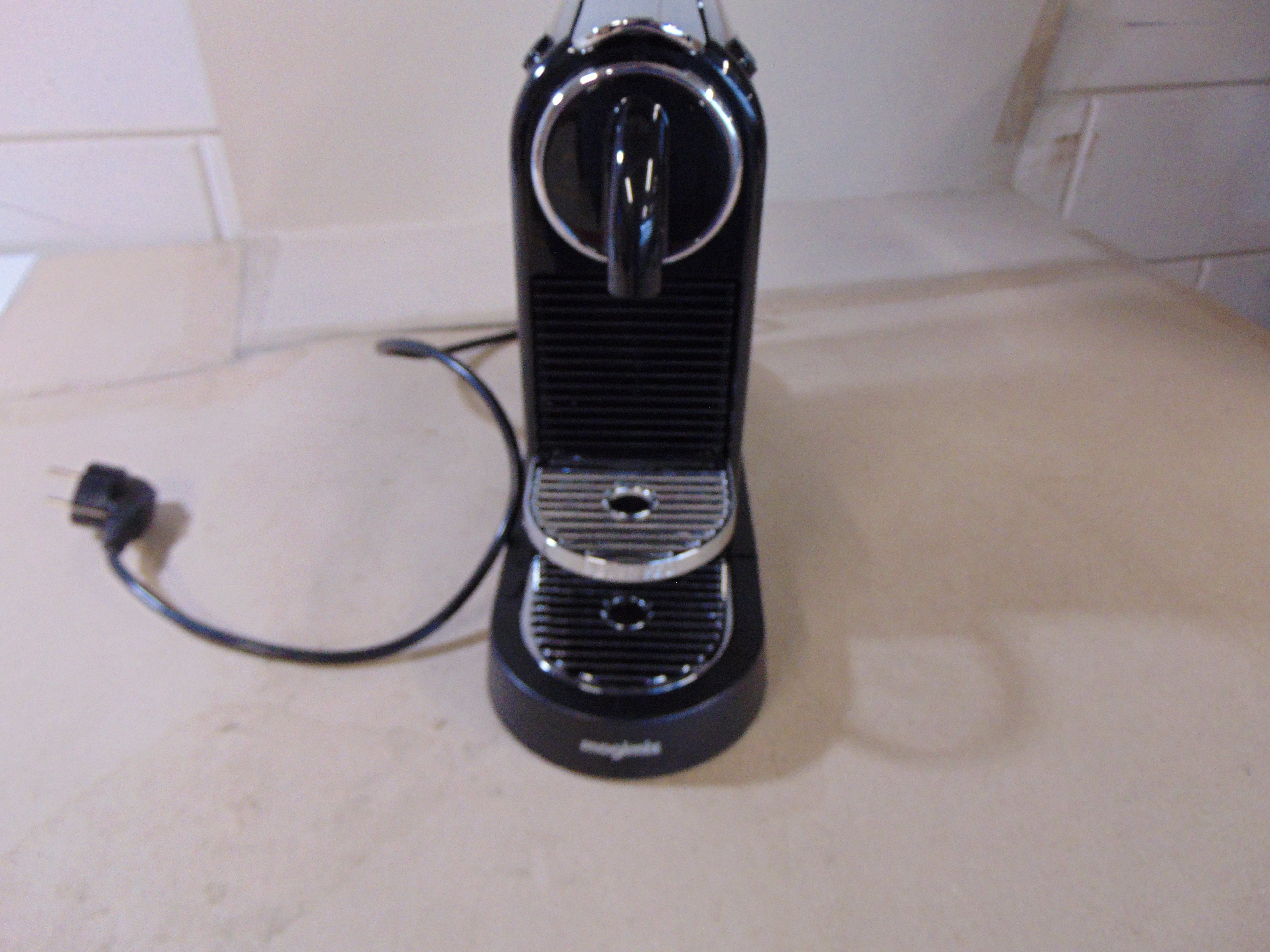 Magimix Citiz Black 11315B Nespressomachine – foto 3 – kavel bij GSD Auctions, Zoeterwoude