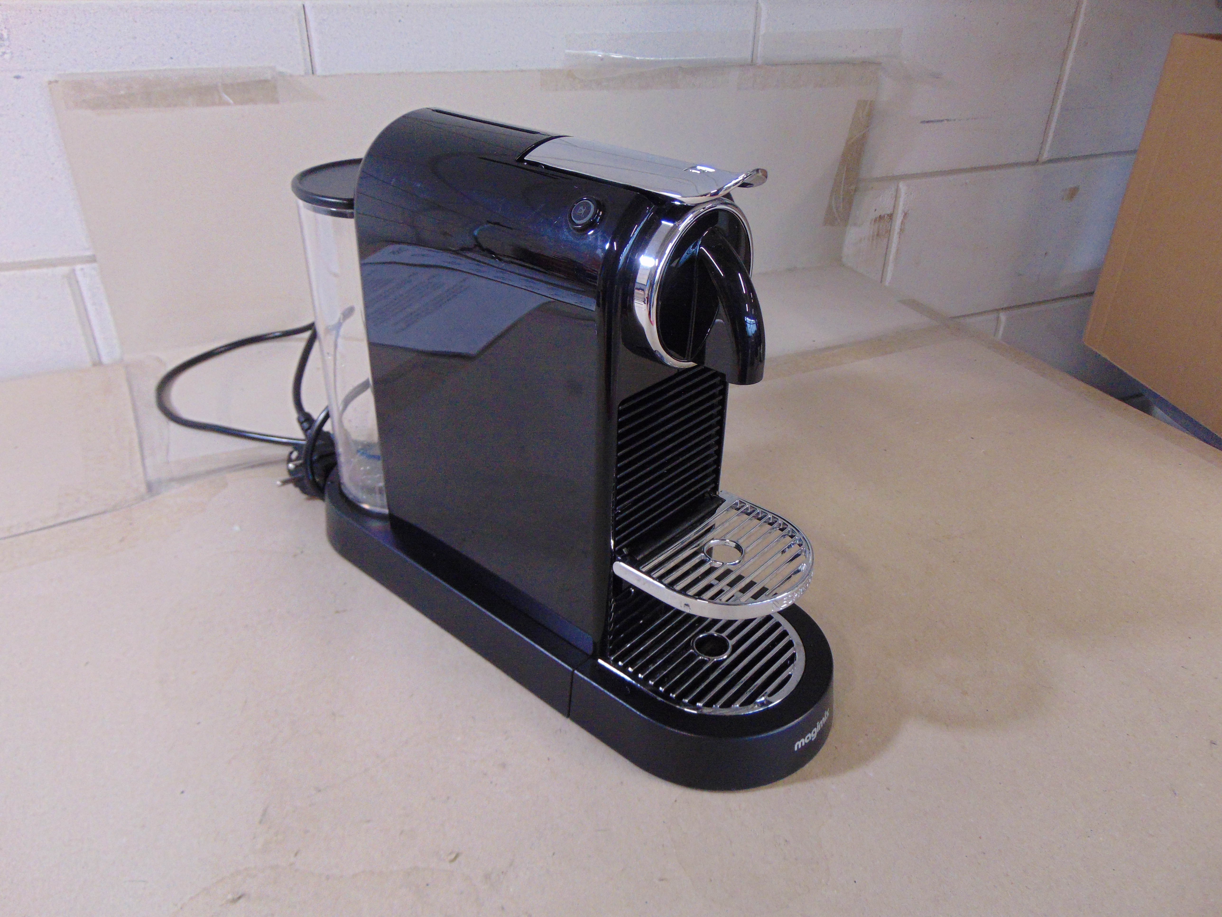 Magimix Citiz Black 11315B Nespressomachine – foto 2 – kavel bij GSD Auctions, Zoeterwoude