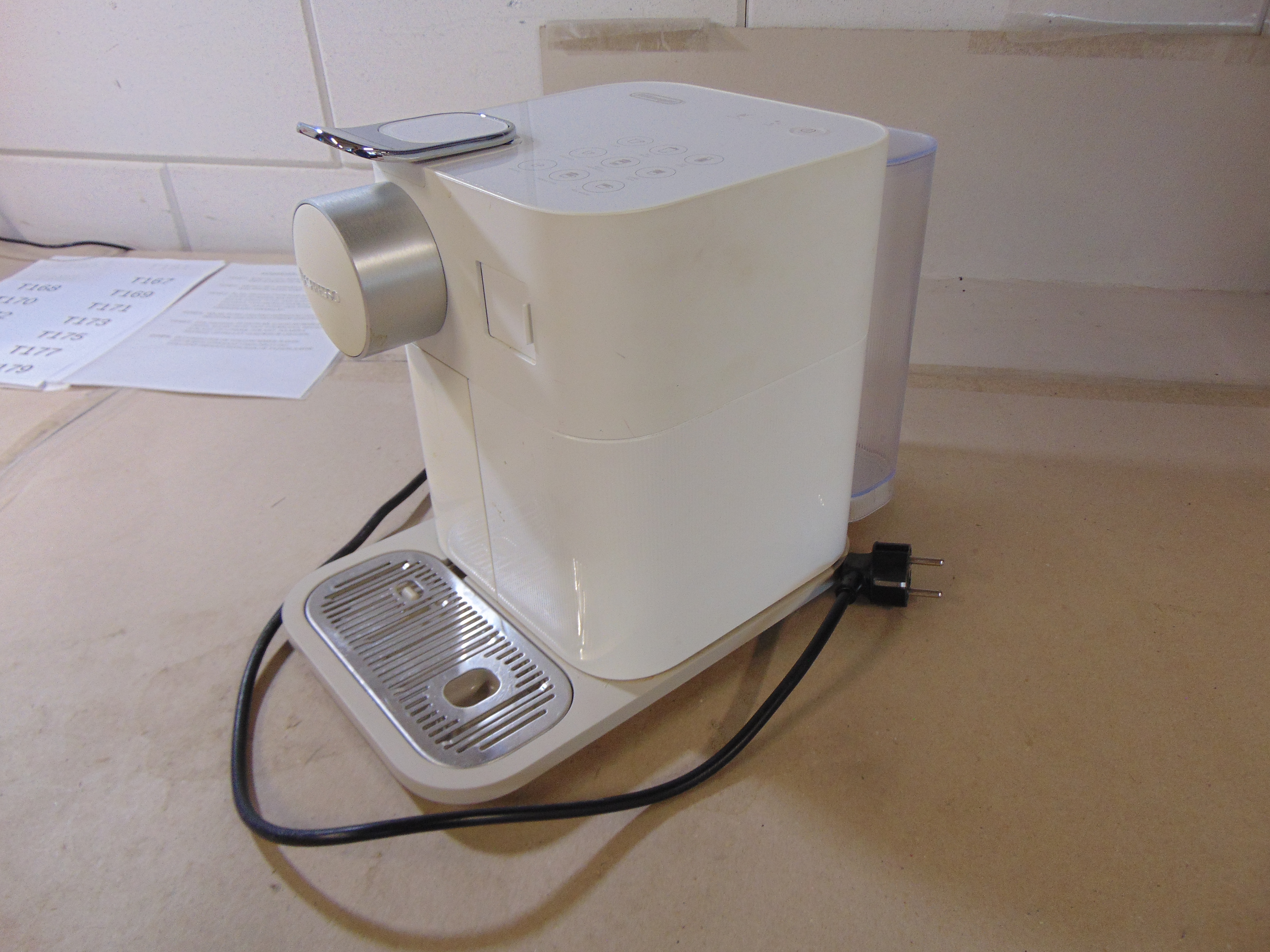 Delonghi Gran Lattissima EN650W Nespressomachine – foto 2 – kavel bij GSD Auctions, Zoeterwoude