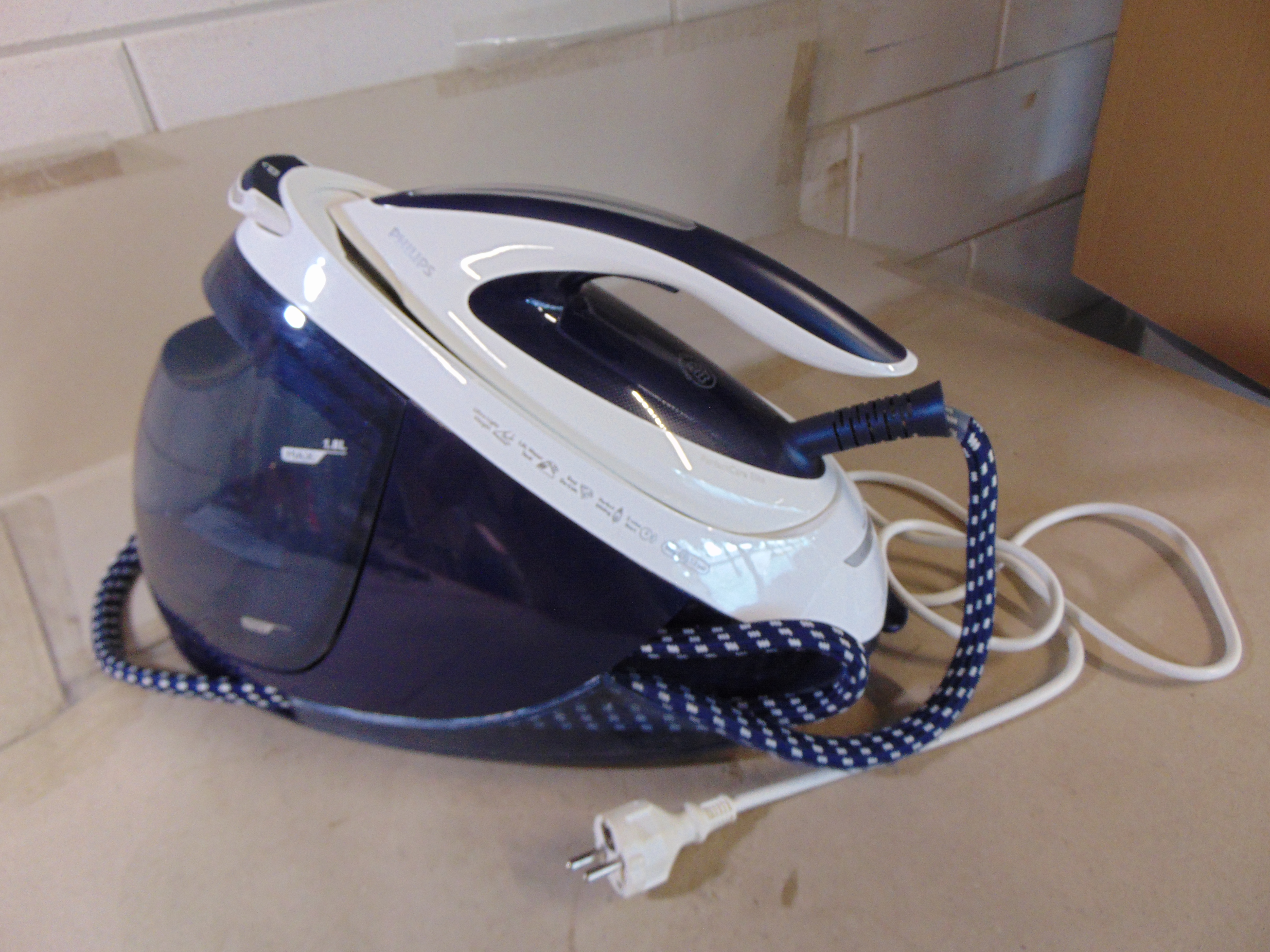 Philips GC9615/20 PerfectCare Elite Stoomgenerator – foto 2 – kavel bij GSD Auctions, Zoeterwoude