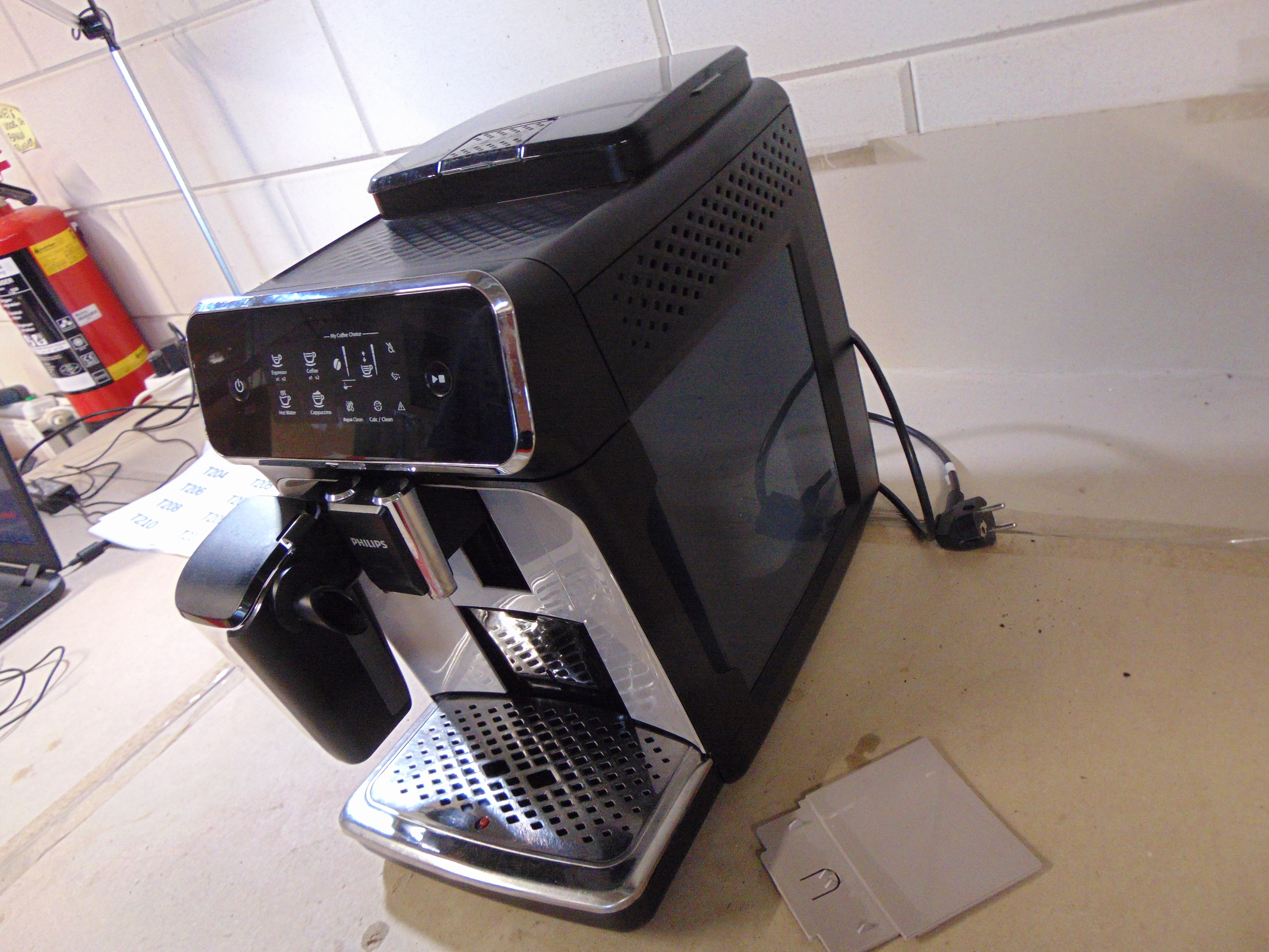 Philips LatteGo EP2235/40 Volautomatische Espressomachine – foto 2 – kavel bij GSD Auctions, Zoeterwoude