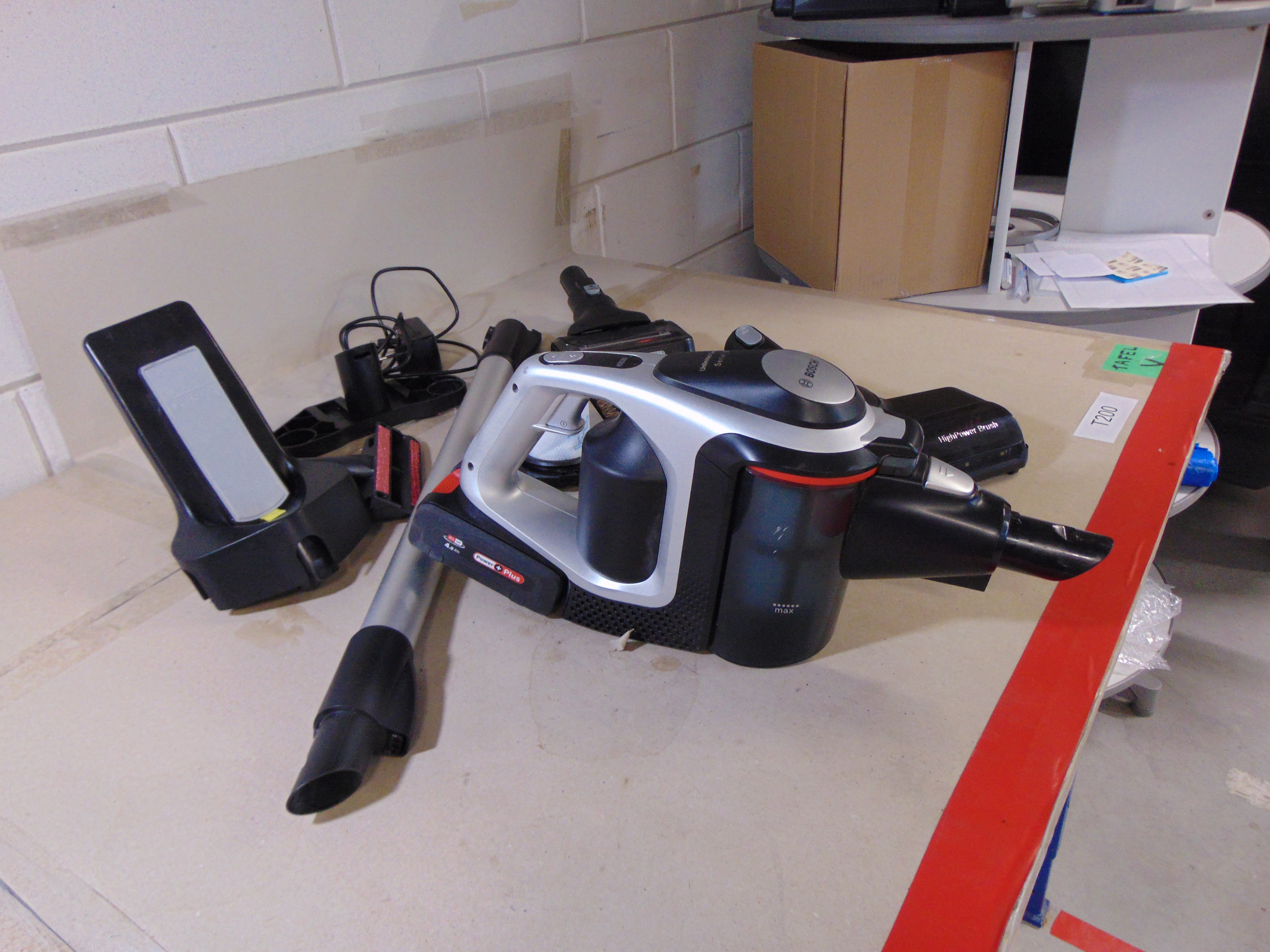 Bosch Unlimited Serie 8 BCS8224WA Steelstofzuiger – foto 3 – kavel bij GSD Auctions, Zoeterwoude