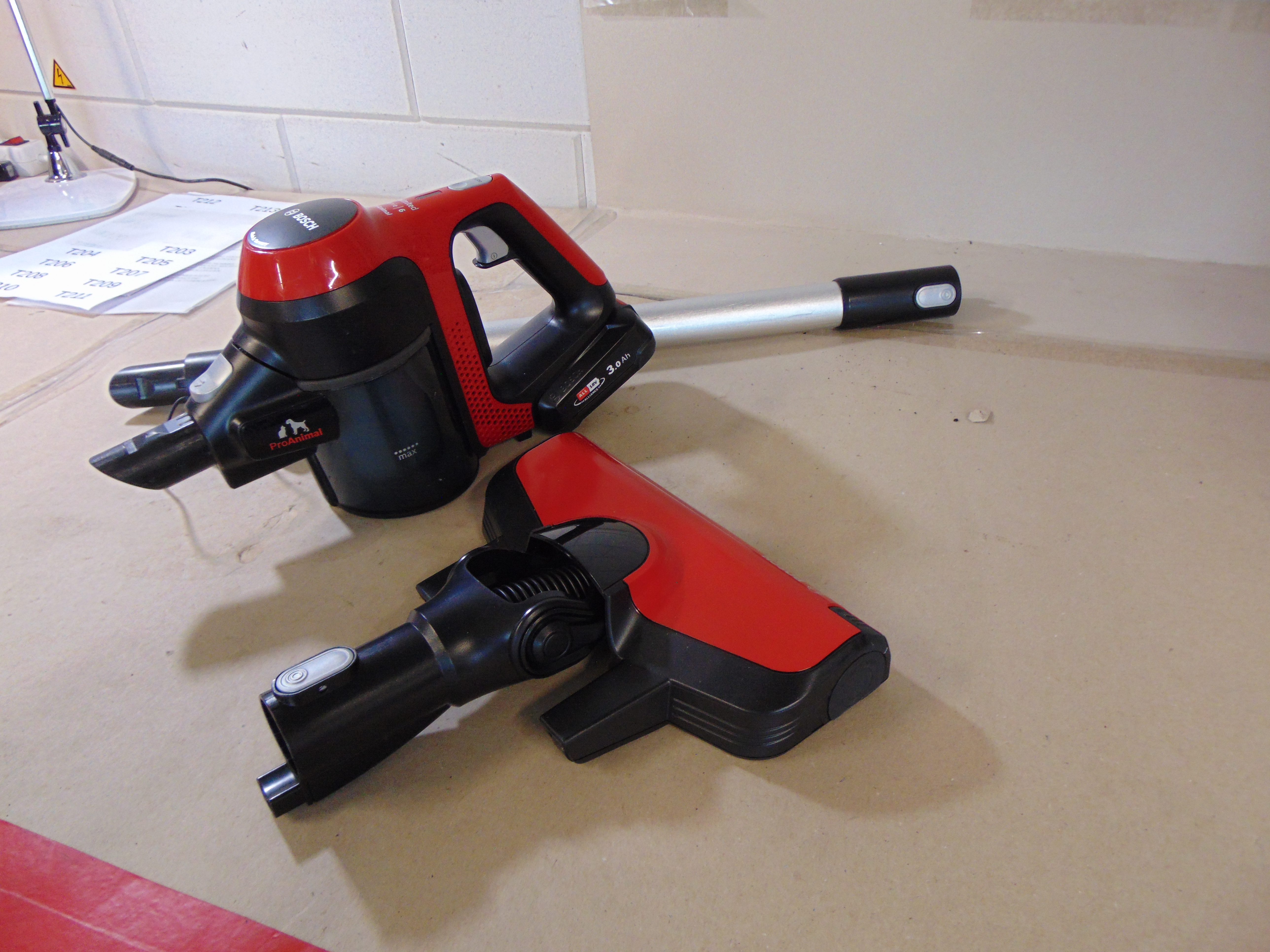 Bosch Unlimited Serie 6 BCS61PET ProAnimal Steelstofzuiger – foto 3 – kavel bij GSD Auctions, Zoeterwoude