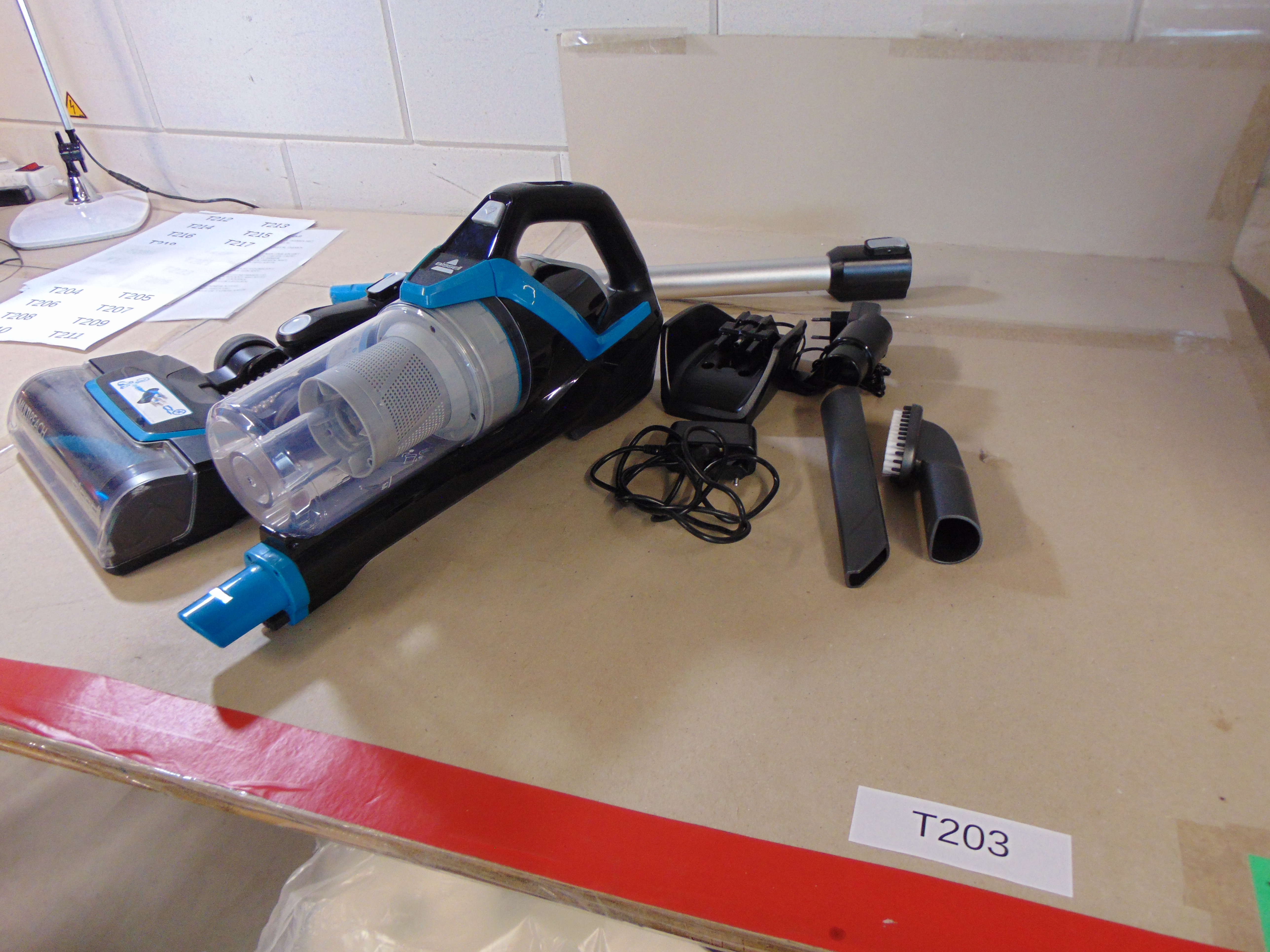 Bissell 2907N MultiReach Active 2-in-1 Steelstofzuiger – foto 3 – kavel bij GSD Auctions, Zoeterwoude
