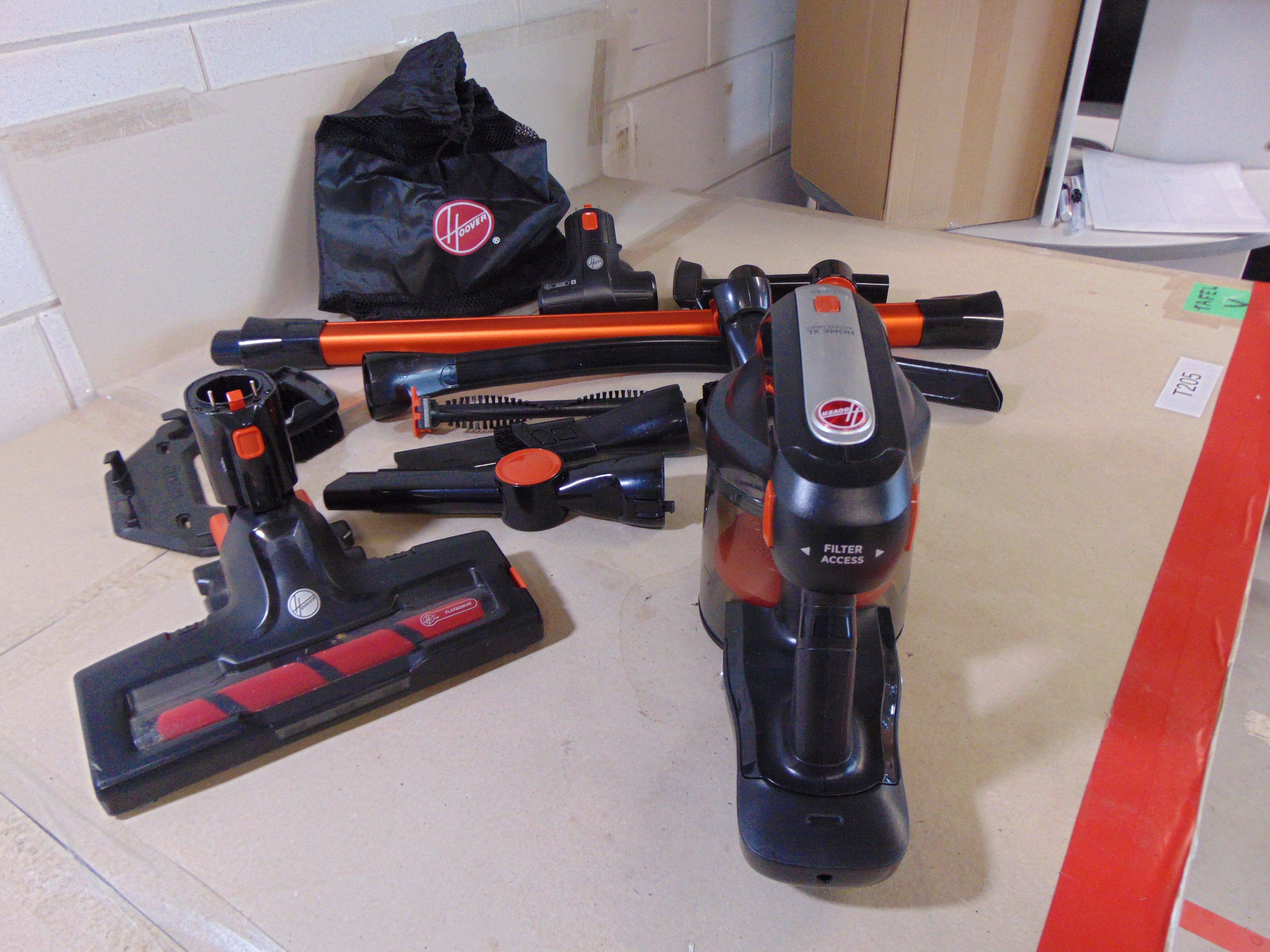 Hoover H-FREE 200 HF222AXL Steelstofzuiger – foto 3 – kavel bij GSD Auctions, Zoeterwoude