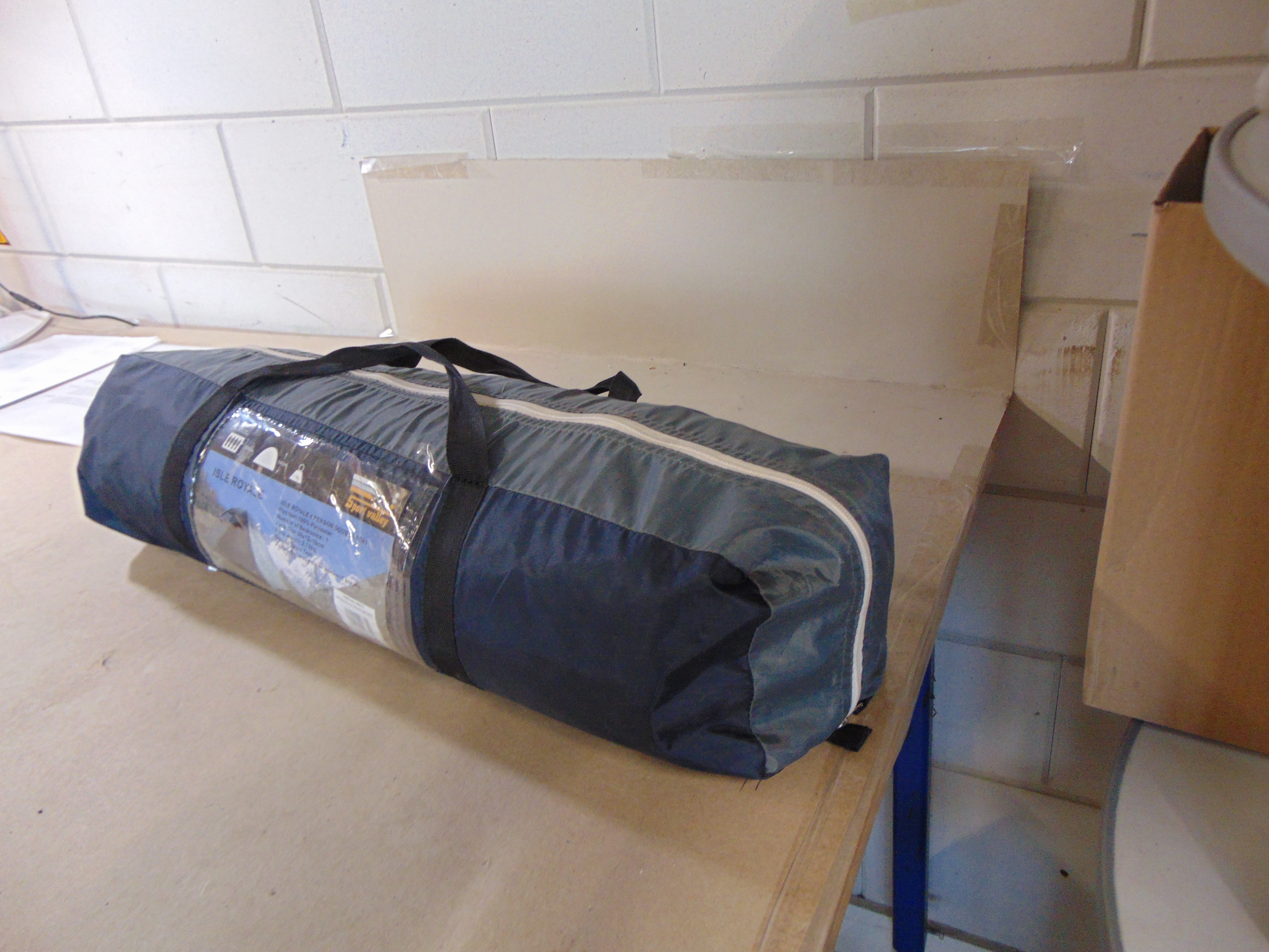Isle royale 200 x 240 cm Tent – foto 2 – kavel bij GSD Auctions, Zoeterwoude