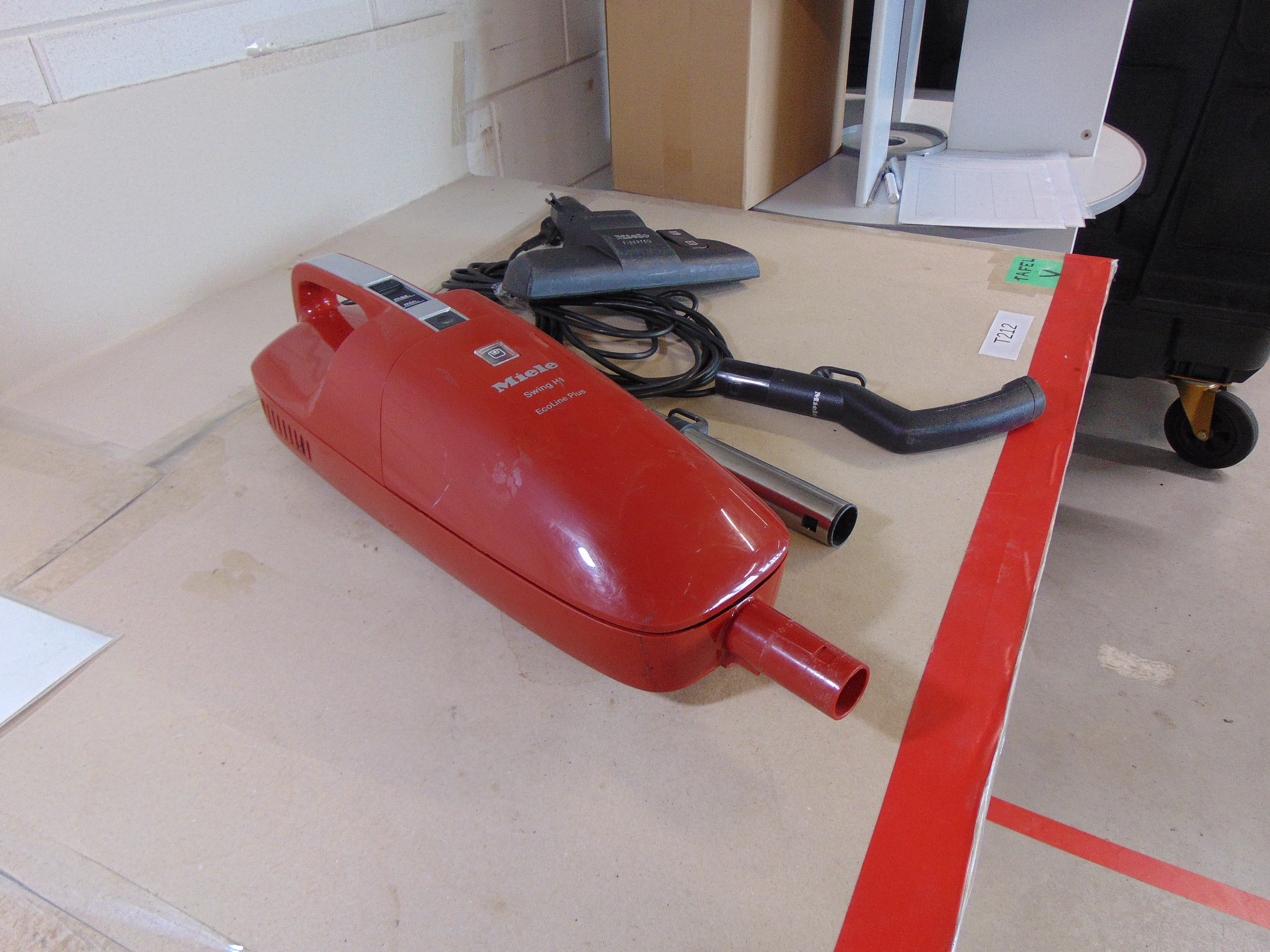 Miele Swing H1 Steelstofzuiger met snoer – foto 3 – kavel bij GSD Auctions, Zoeterwoude