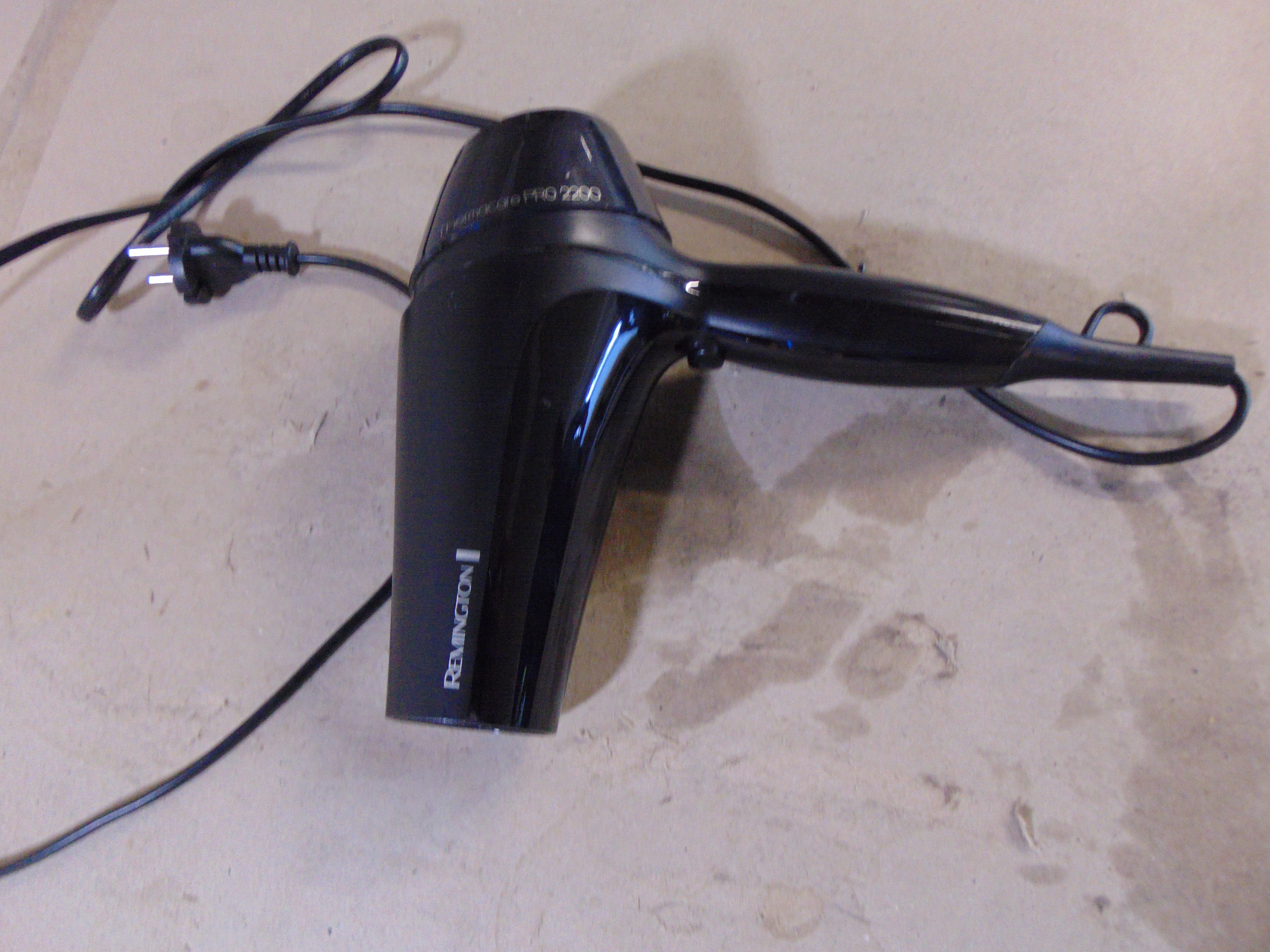 Remington D5710 Thermacare PRO 2200 Watt Föhn – foto 3 – kavel bij GSD Auctions, Zoeterwoude