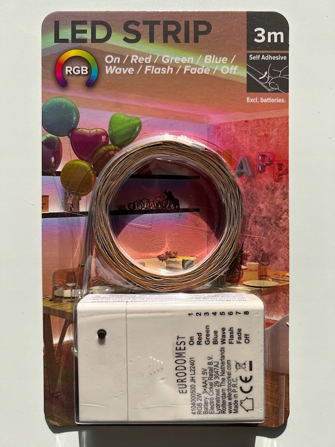 1xLedstrip warmwit +1x ledstrip color – foto 2 – kavel bij GSD Auctions, Zoeterwoude