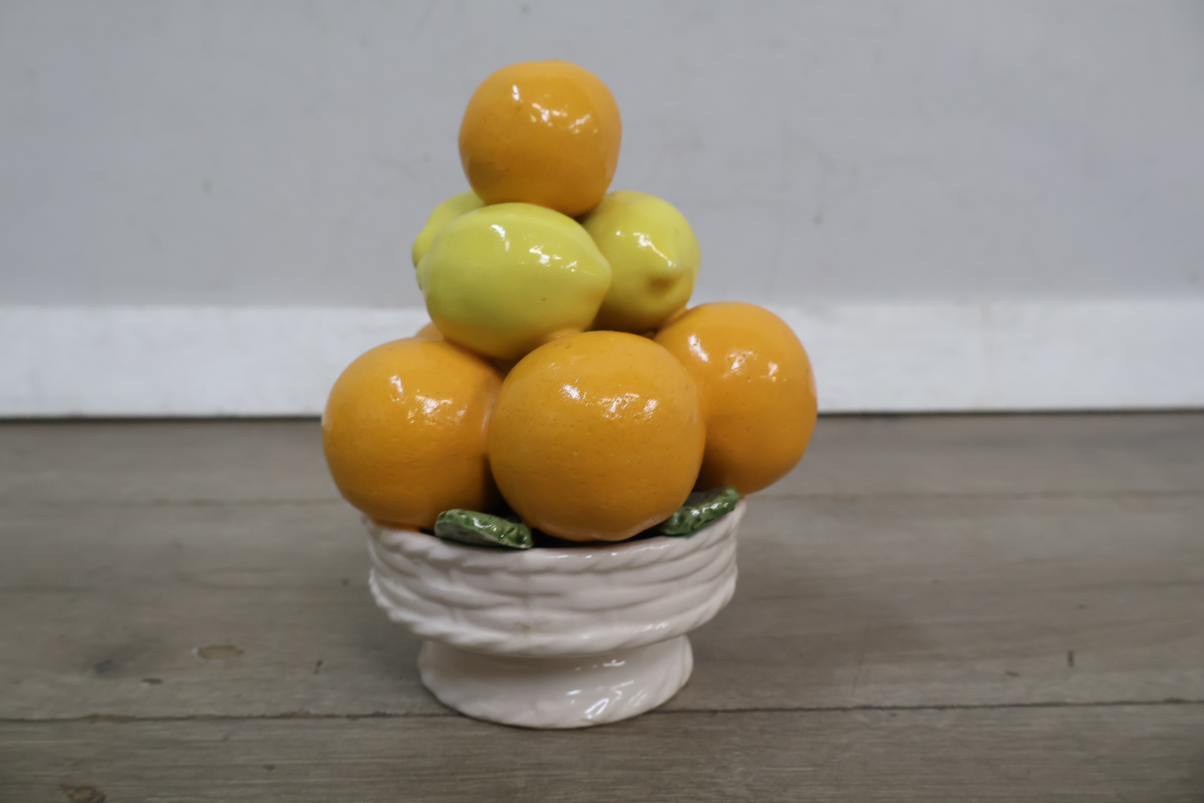 Keramische fruitschaal met citrus fruit – foto 3 – kavel bij GSD Auctions, Zoeterwoude