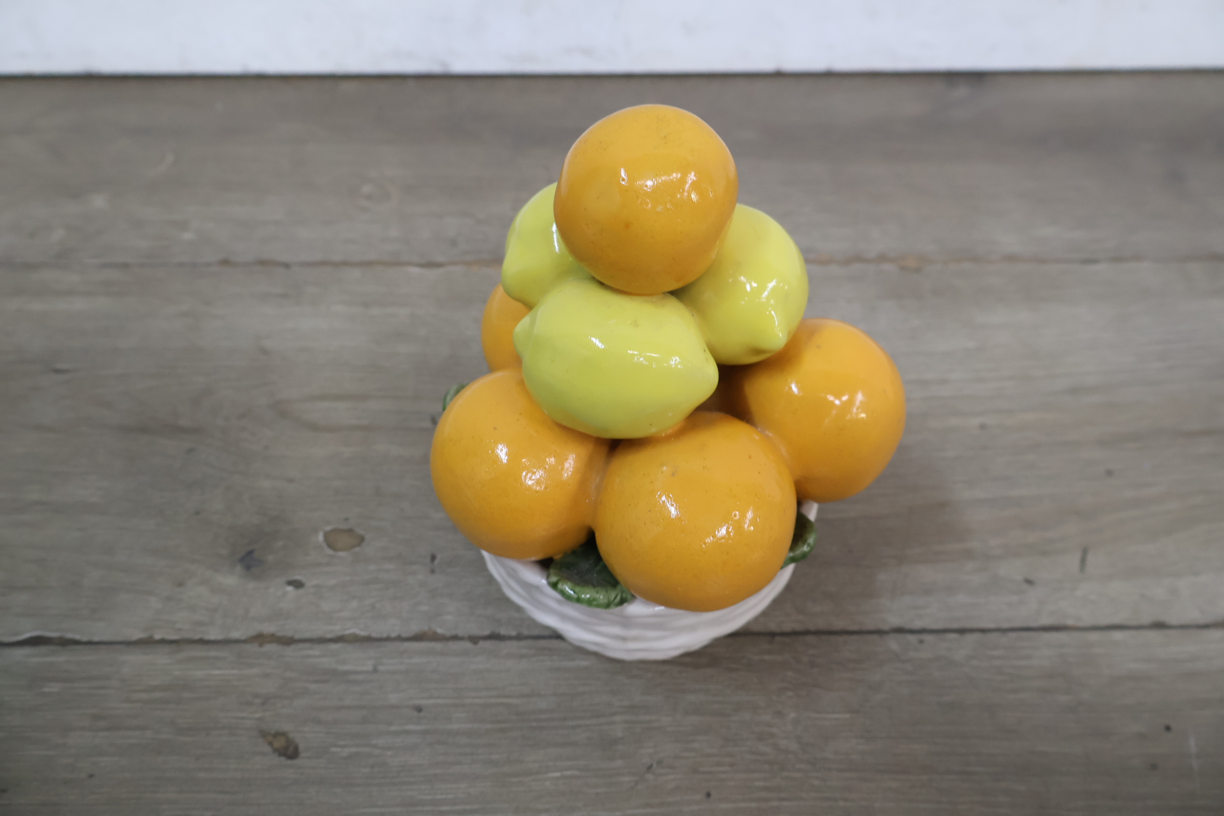 Keramische fruitschaal met citrus fruit – foto 5 – kavel bij GSD Auctions, Zoeterwoude