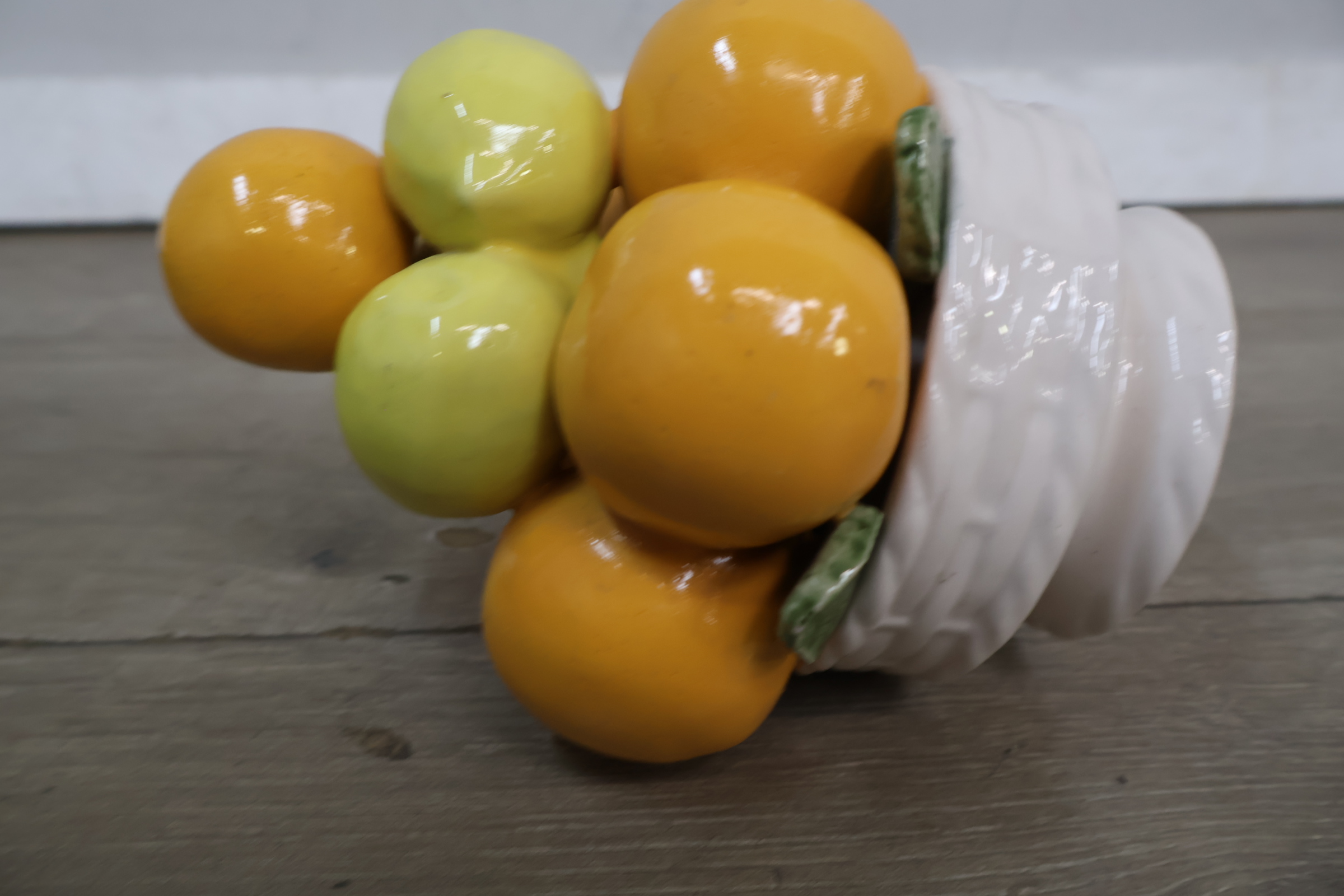 Keramische fruitschaal met citrus fruit – foto 7 – kavel bij GSD Auctions, Zoeterwoude