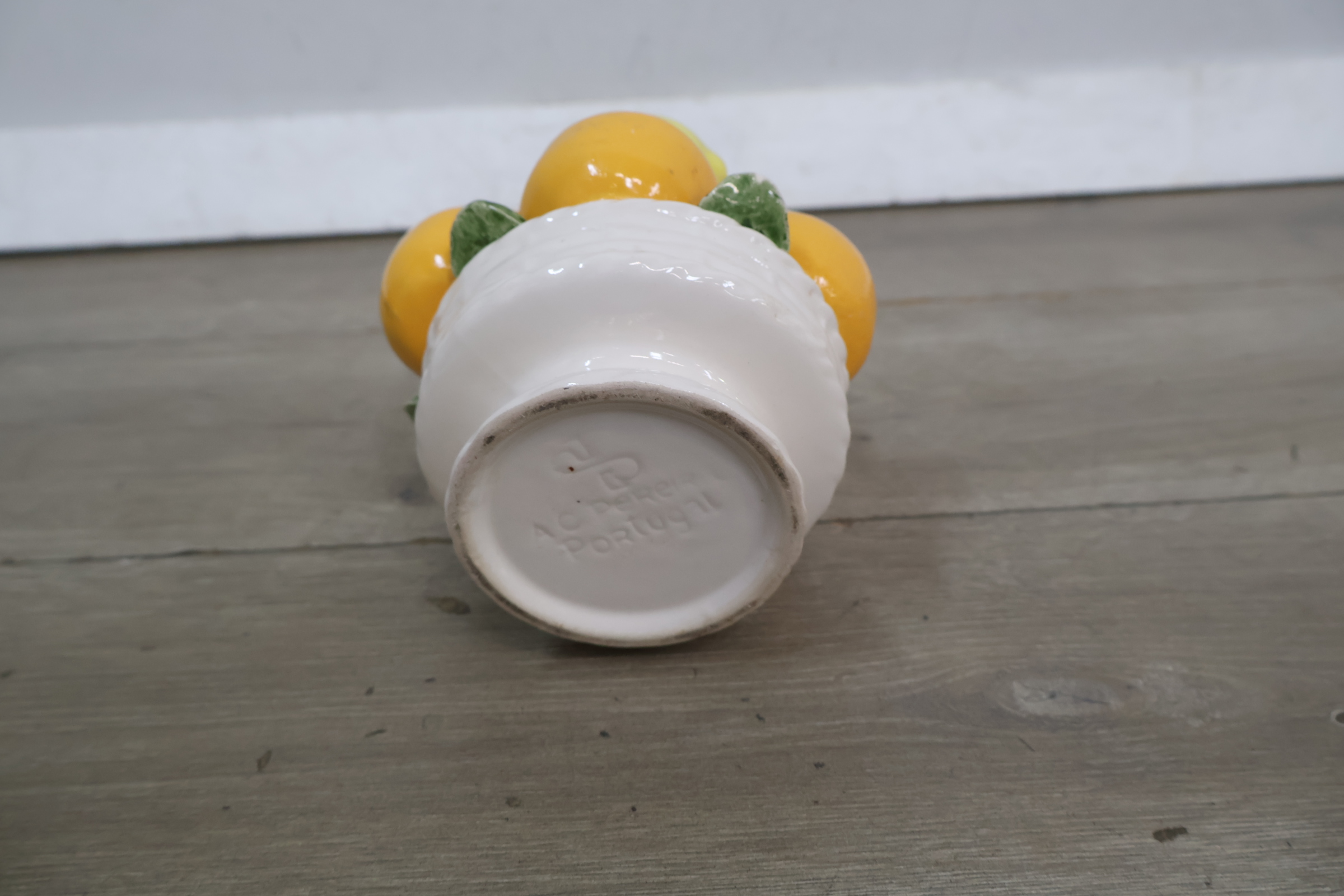 Keramische fruitschaal met citrus fruit – foto 8 – kavel bij GSD Auctions, Zoeterwoude