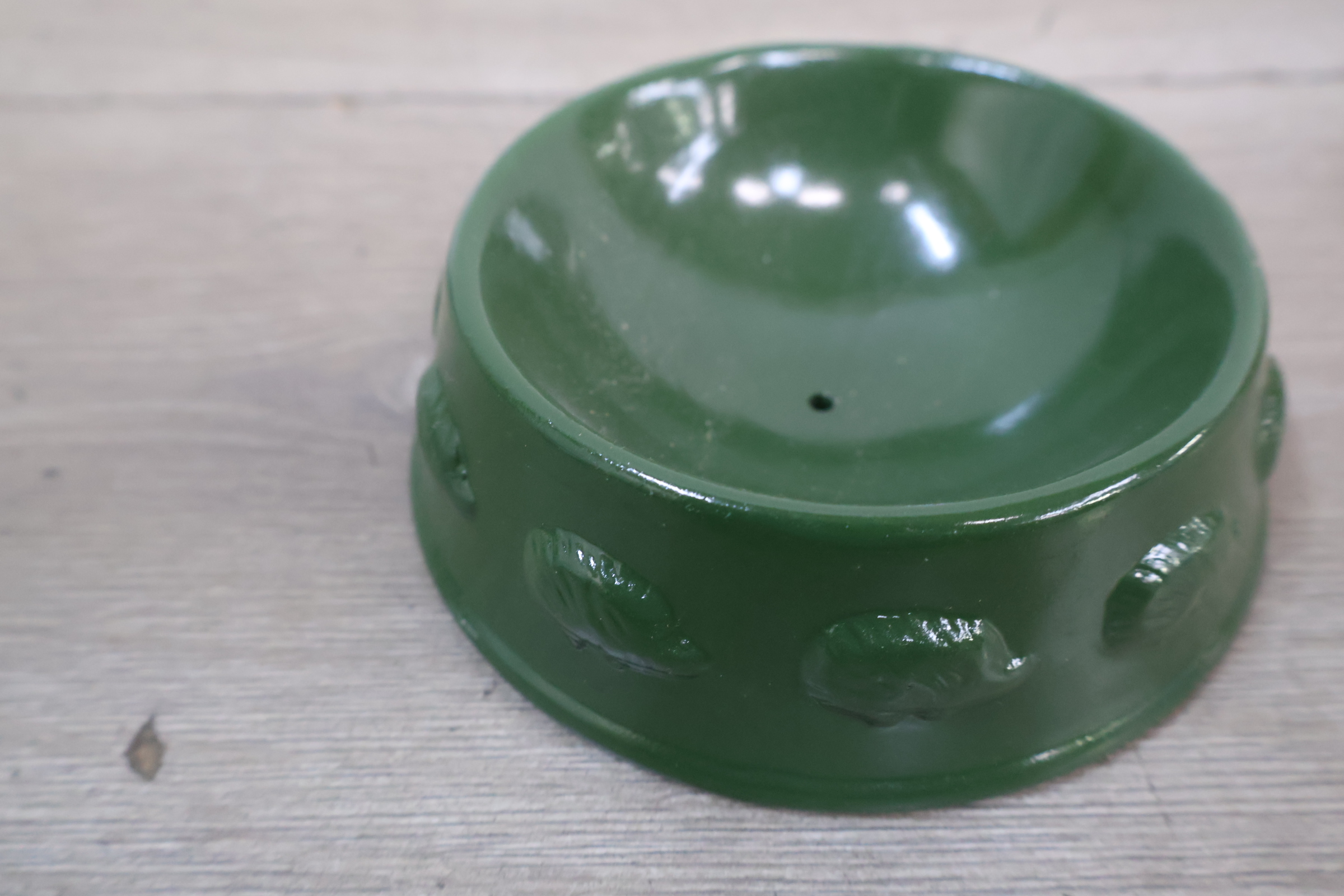 Groene egel voederschaal – foto 9 – kavel bij GSD Auctions, Zoeterwoude