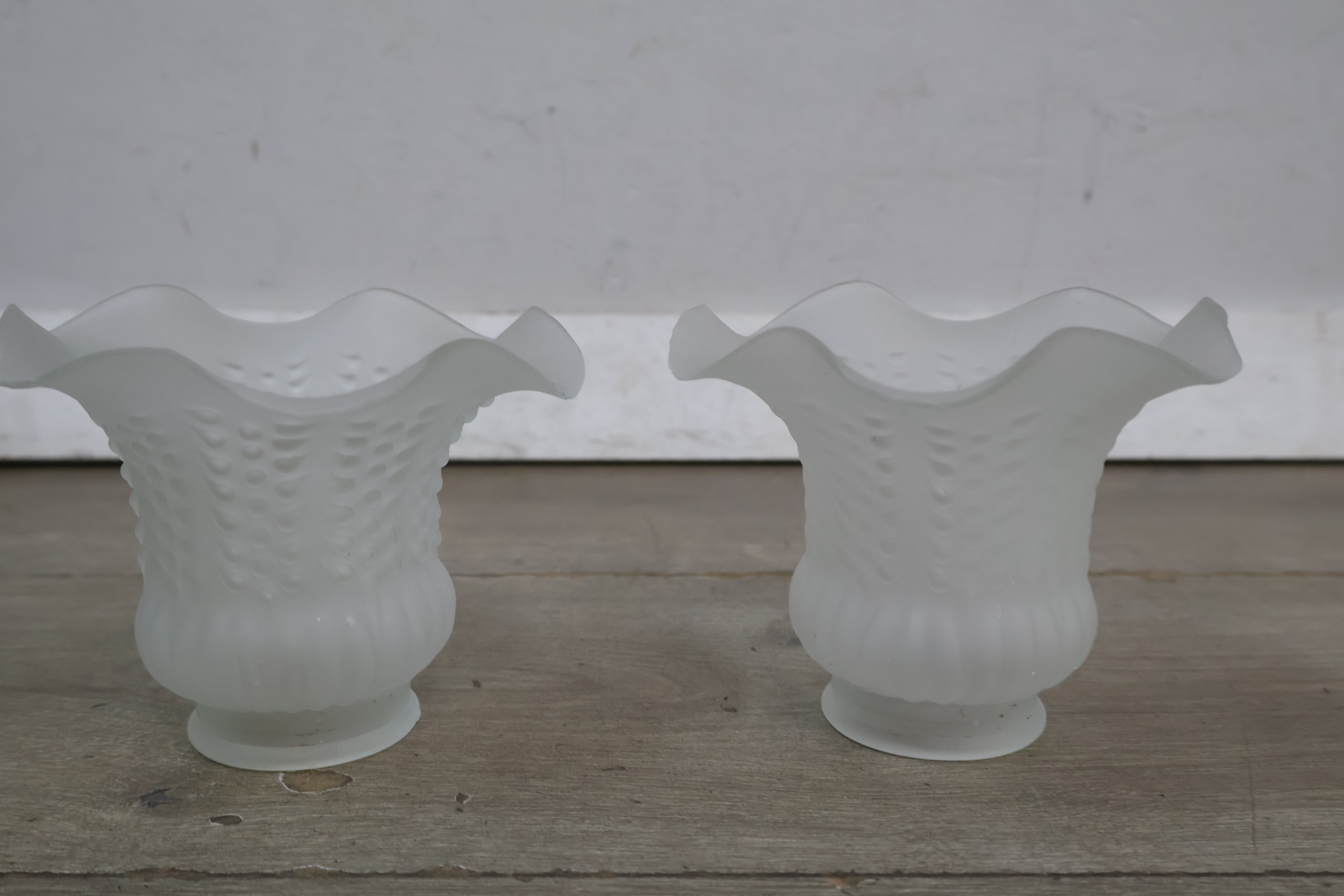 Twee vintage glazen lampenkappen – foto 5 – kavel bij GSD Auctions, Zoeterwoude