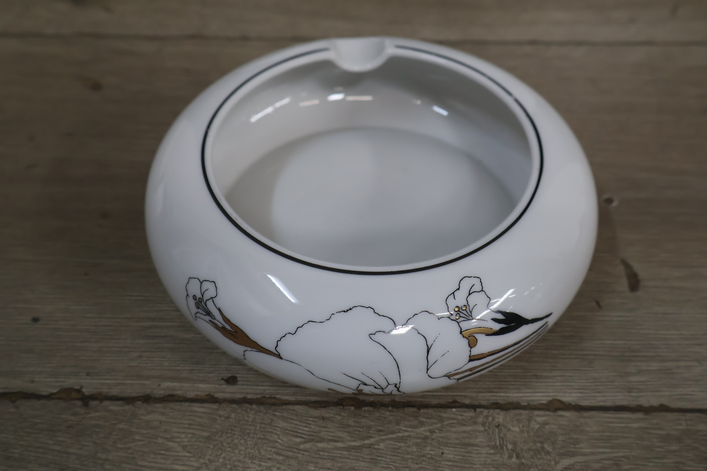 Set van 3 wit porselein met bloemmotief van Scherzer – foto 5 – kavel bij GSD Auctions, Zoeterwoude