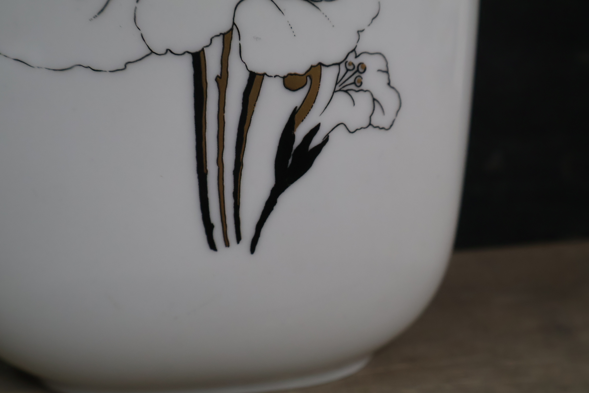Set van 3 wit porselein met bloemmotief van Scherzer – foto 10 – kavel bij GSD Auctions, Zoeterwoude