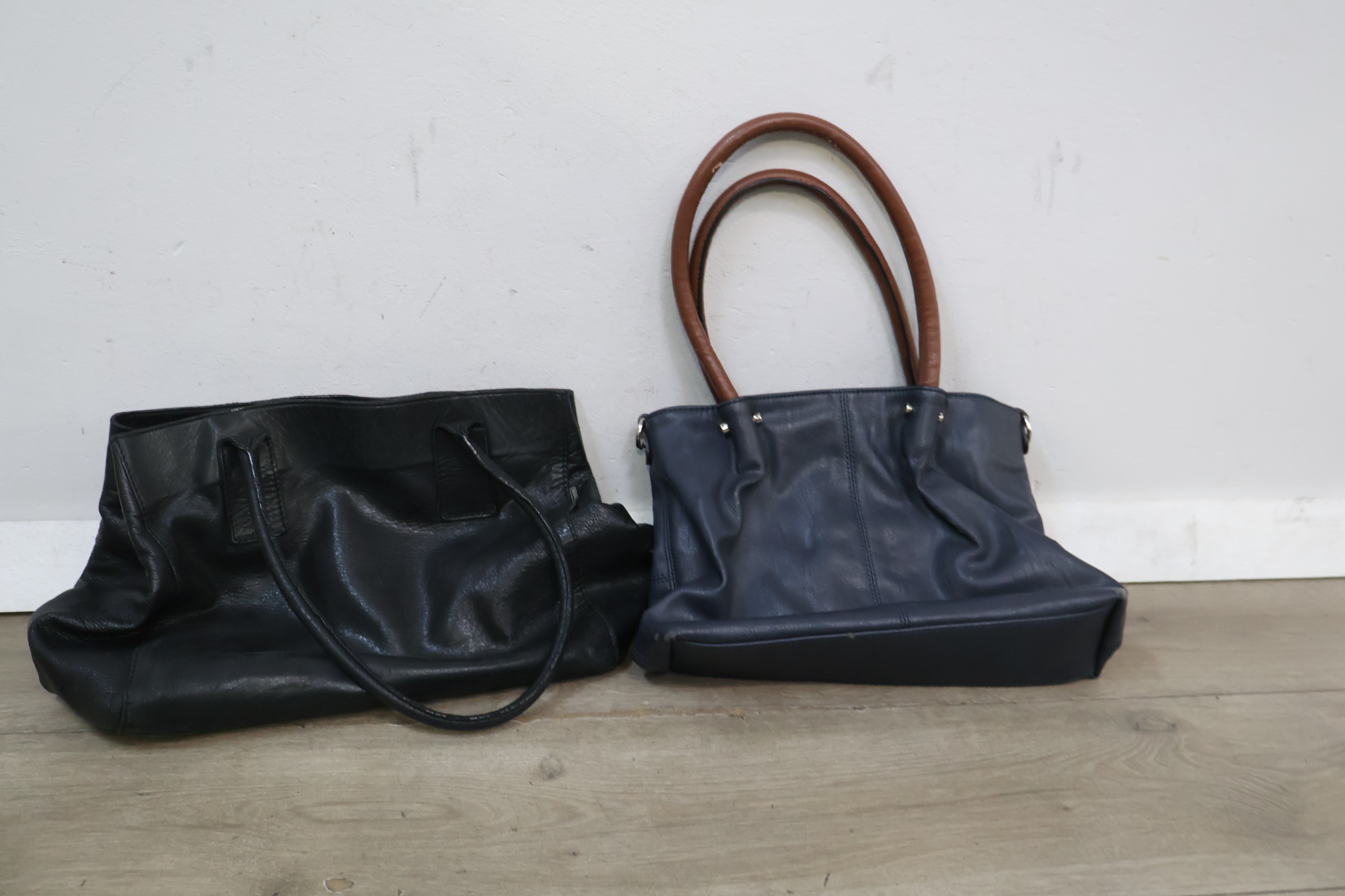 Set van twee handtassen – foto 3 – kavel bij GSD Auctions, Zoeterwoude