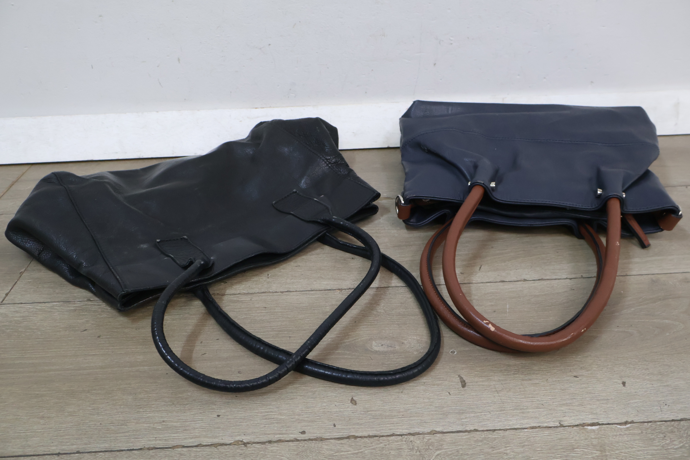 Set van twee handtassen – foto 5 – kavel bij GSD Auctions, Zoeterwoude