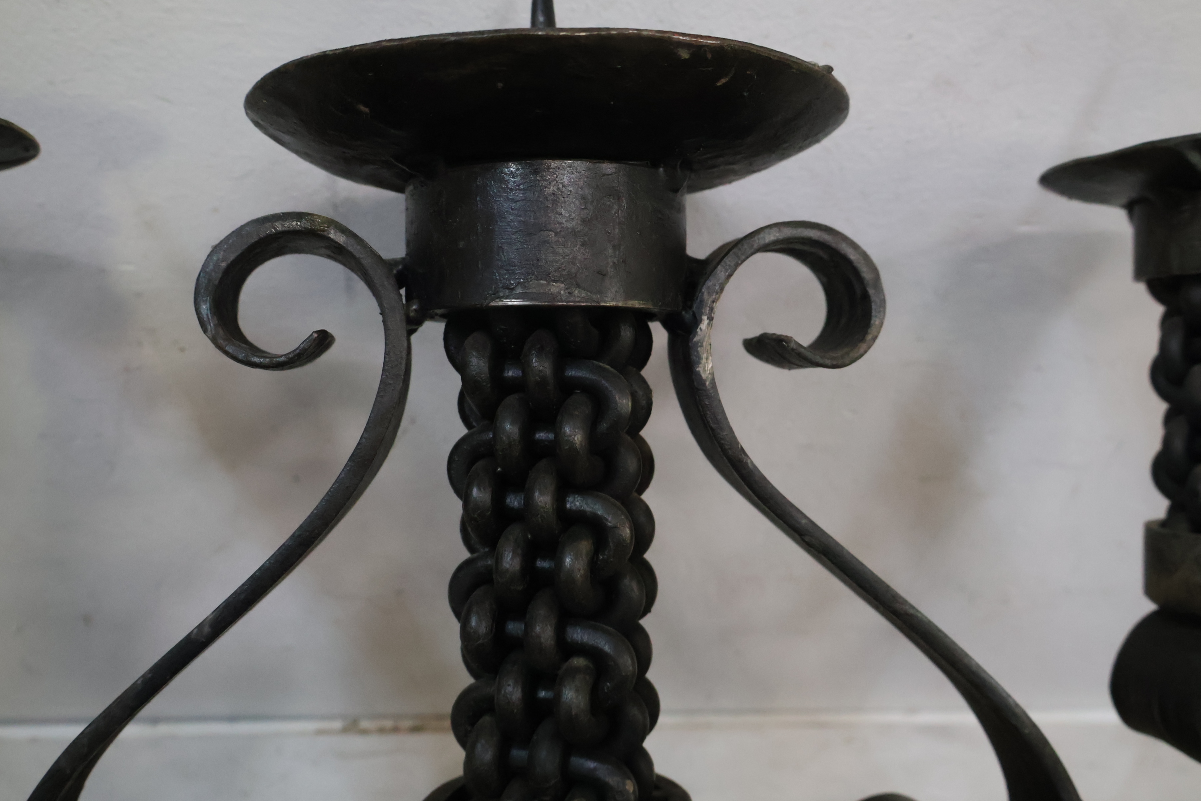 Smeedijzeren kandelaar – foto 9 – kavel bij GSD Auctions, Zoeterwoude