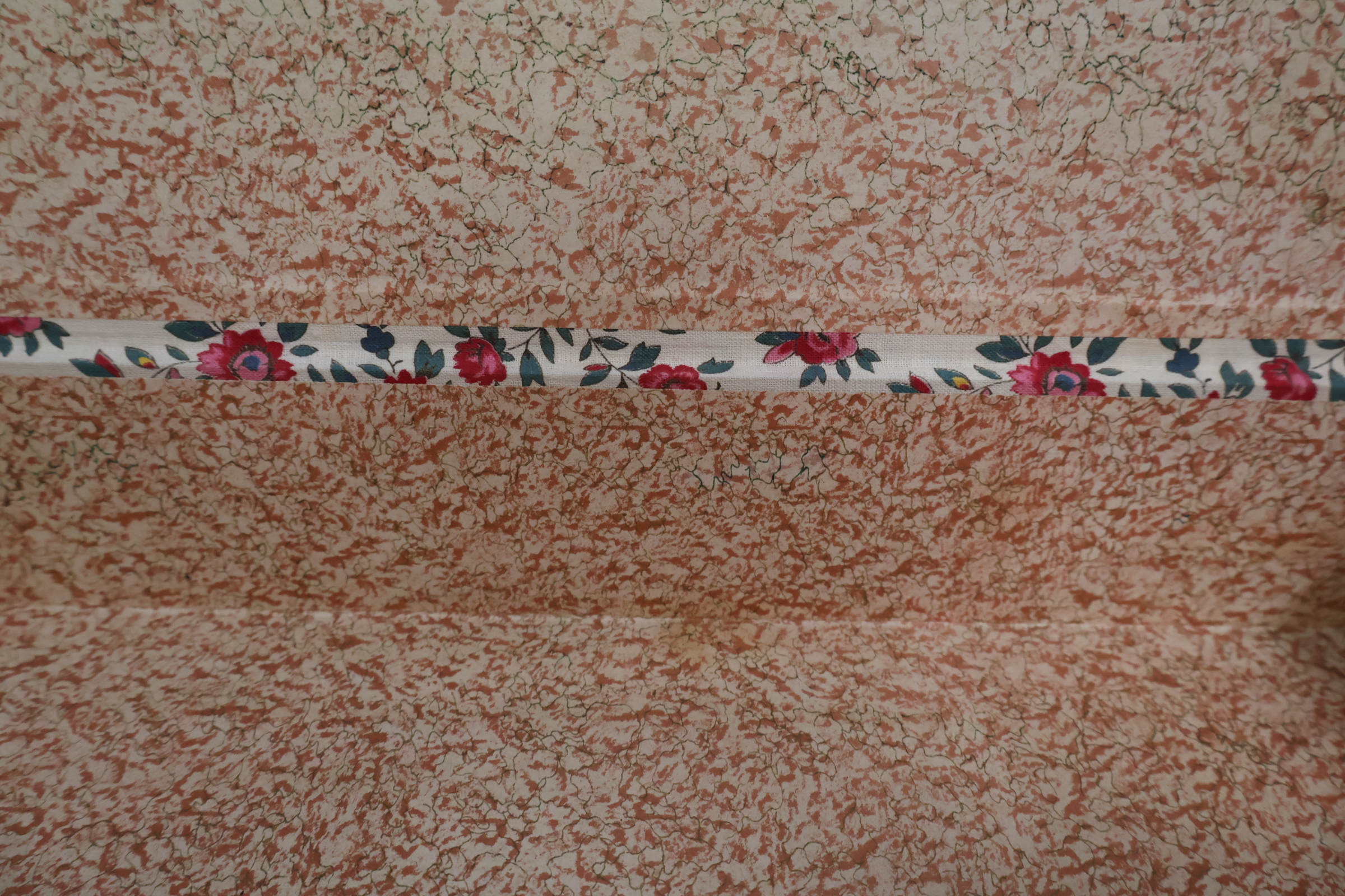 Set van drie decoratieve dozens met bloemmotief – foto 8 – kavel bij GSD Auctions, Zoeterwoude