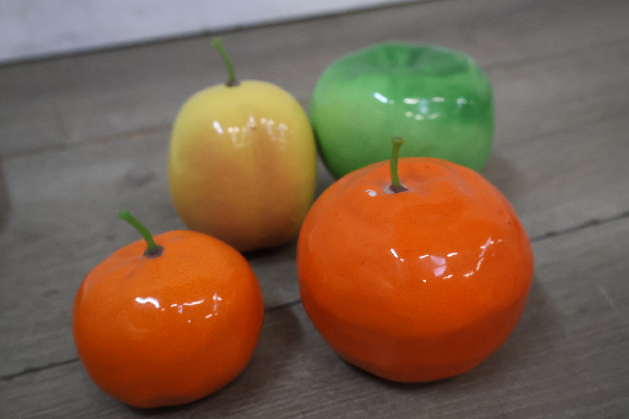 Decoratief fruitschaal met kunst fruit – foto 9 – kavel bij GSD Auctions, Zoeterwoude