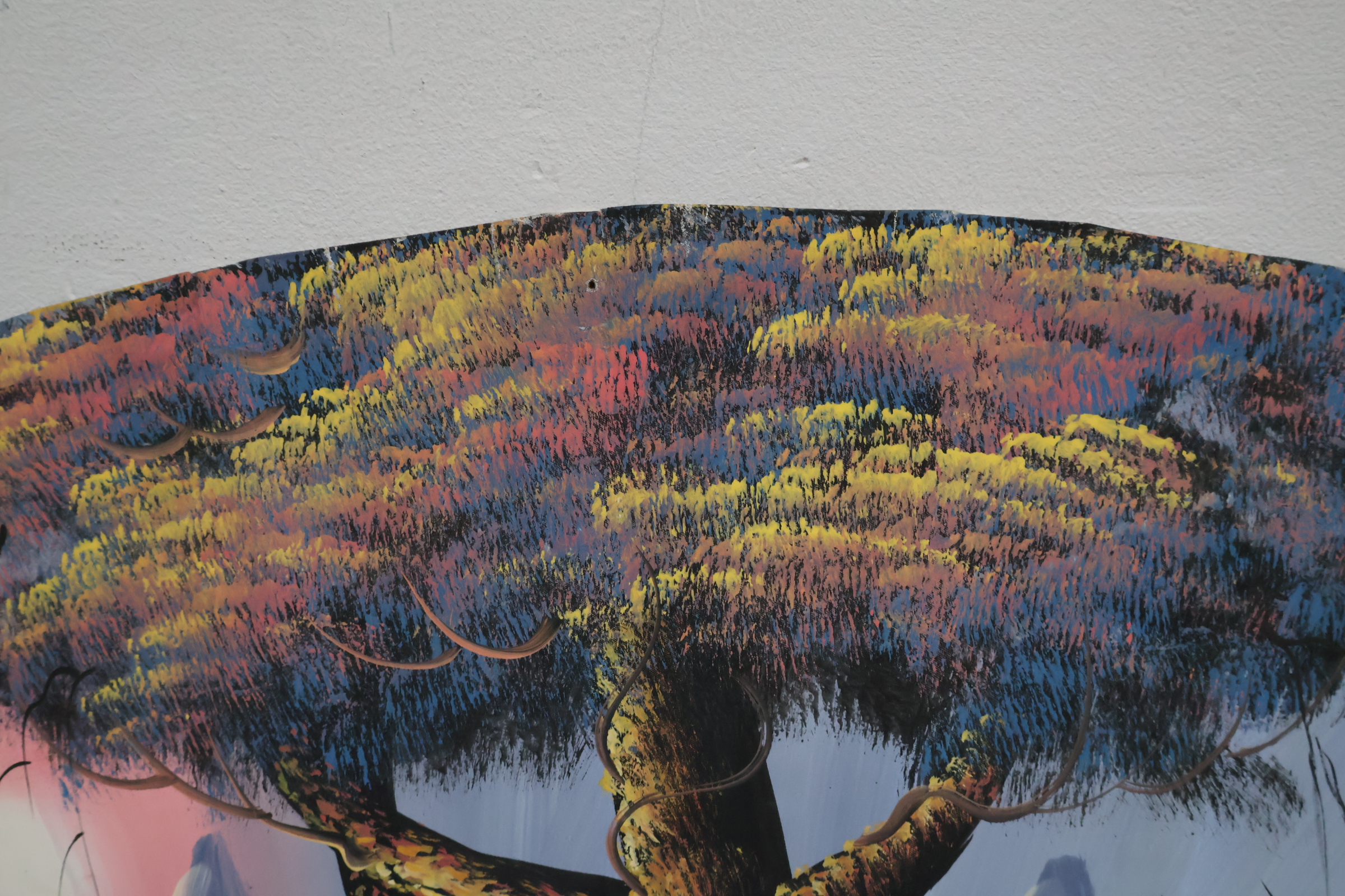 Grote decoratieve waaier met landschapsschildering – foto 7 – kavel bij GSD Auctions, Zoeterwoude