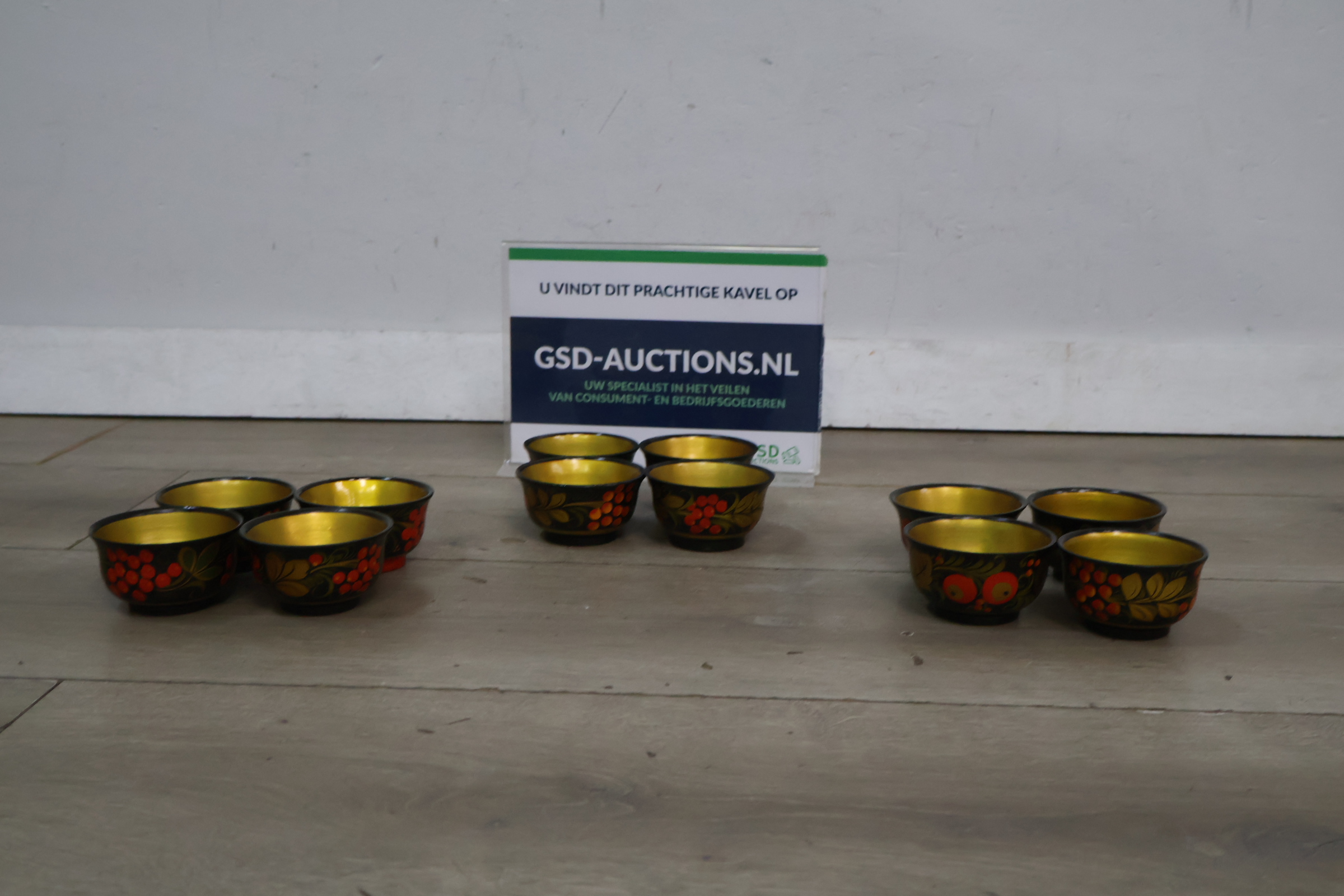 Set van 12 Khokhloma kommetjes – foto 2 – kavel bij GSD Auctions, Zoeterwoude
