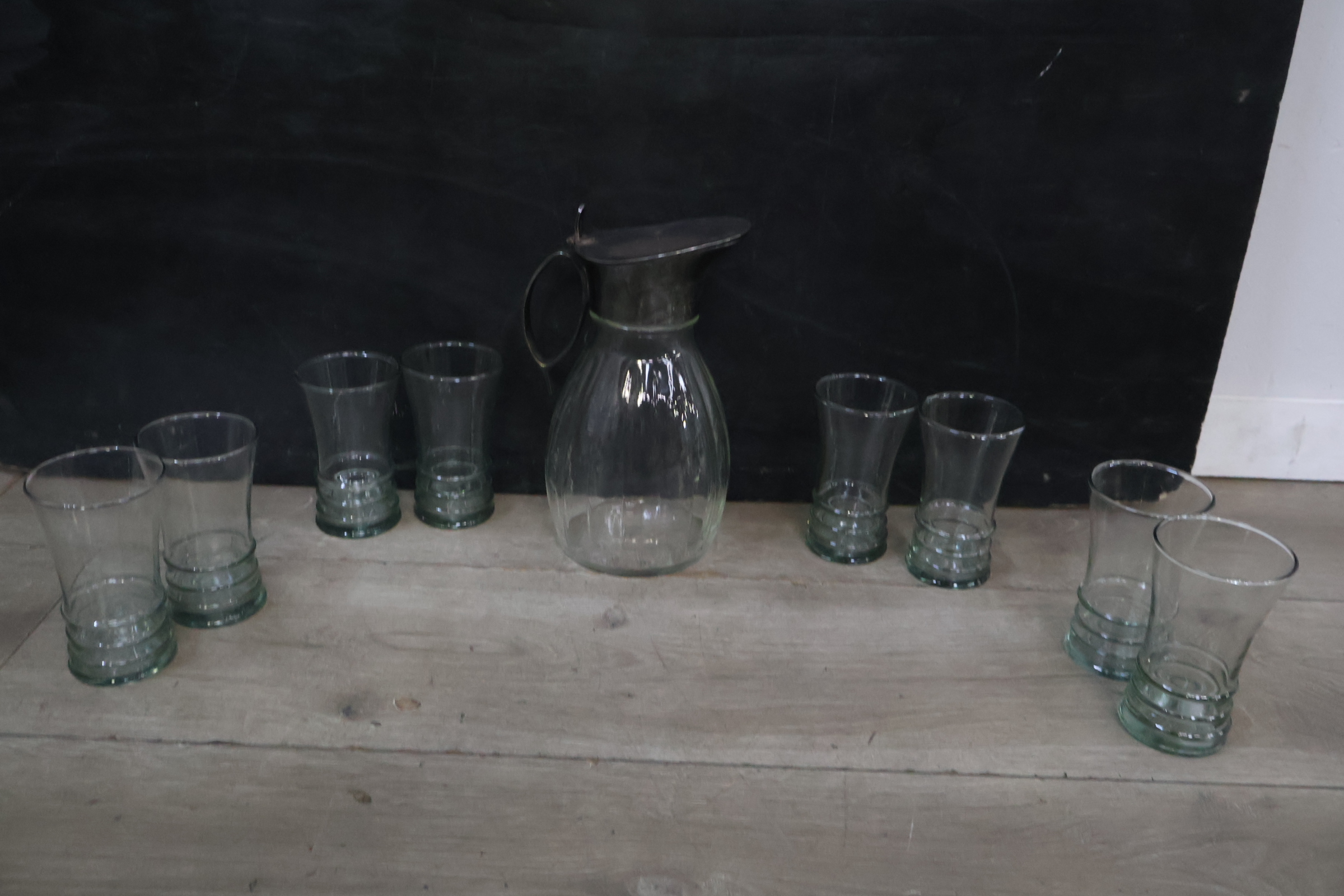 Glazen waterkan met acht bijpassende glazen – foto 4 – kavel bij GSD Auctions, Zoeterwoude