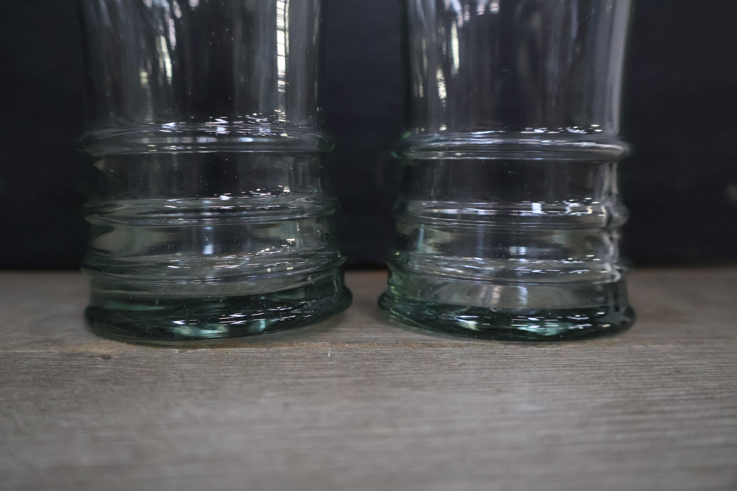 Glazen waterkan met acht bijpassende glazen – foto 8 – kavel bij GSD Auctions, Zoeterwoude